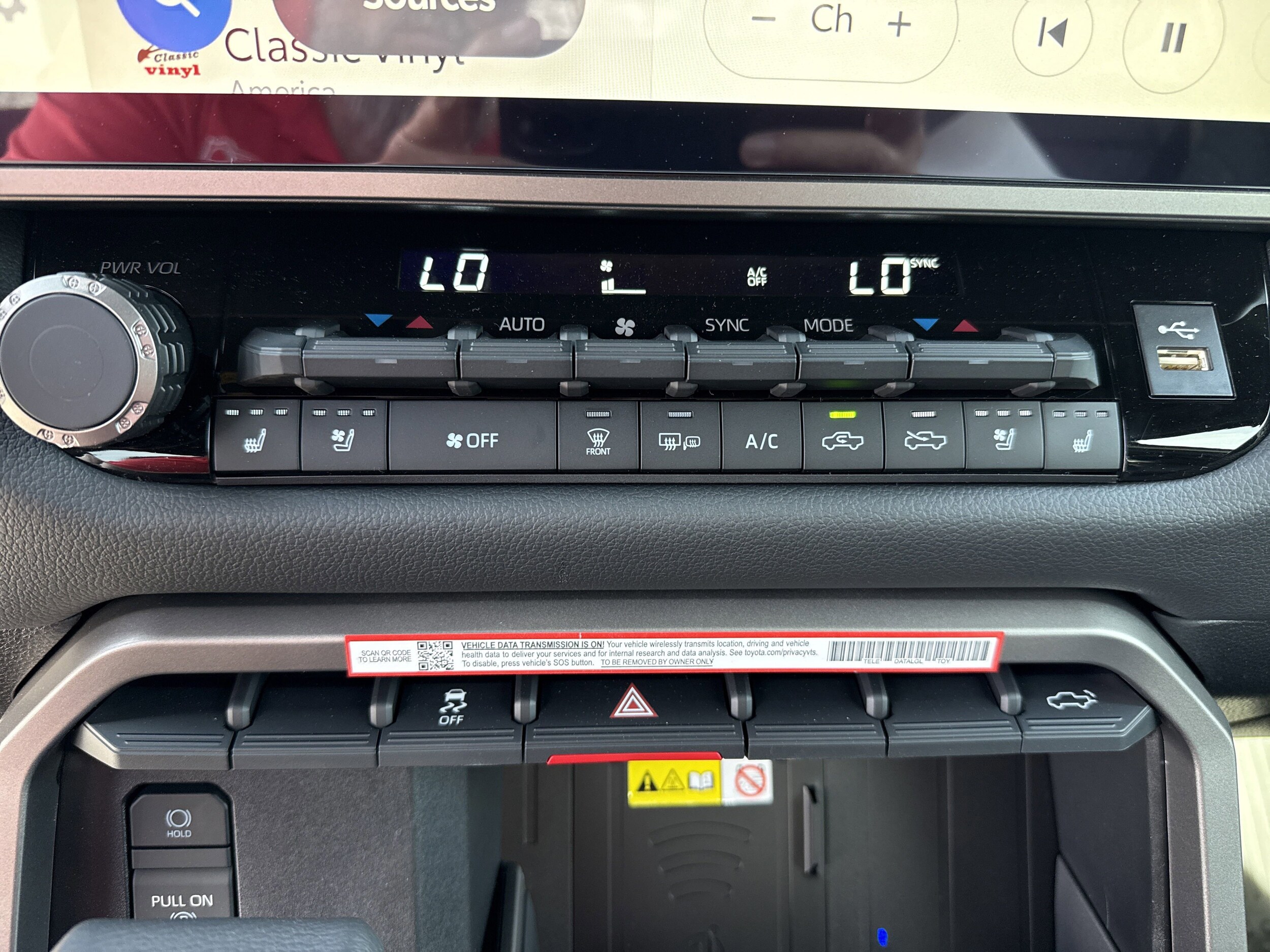 2025 Toyota Tundra Limited - Photo 13