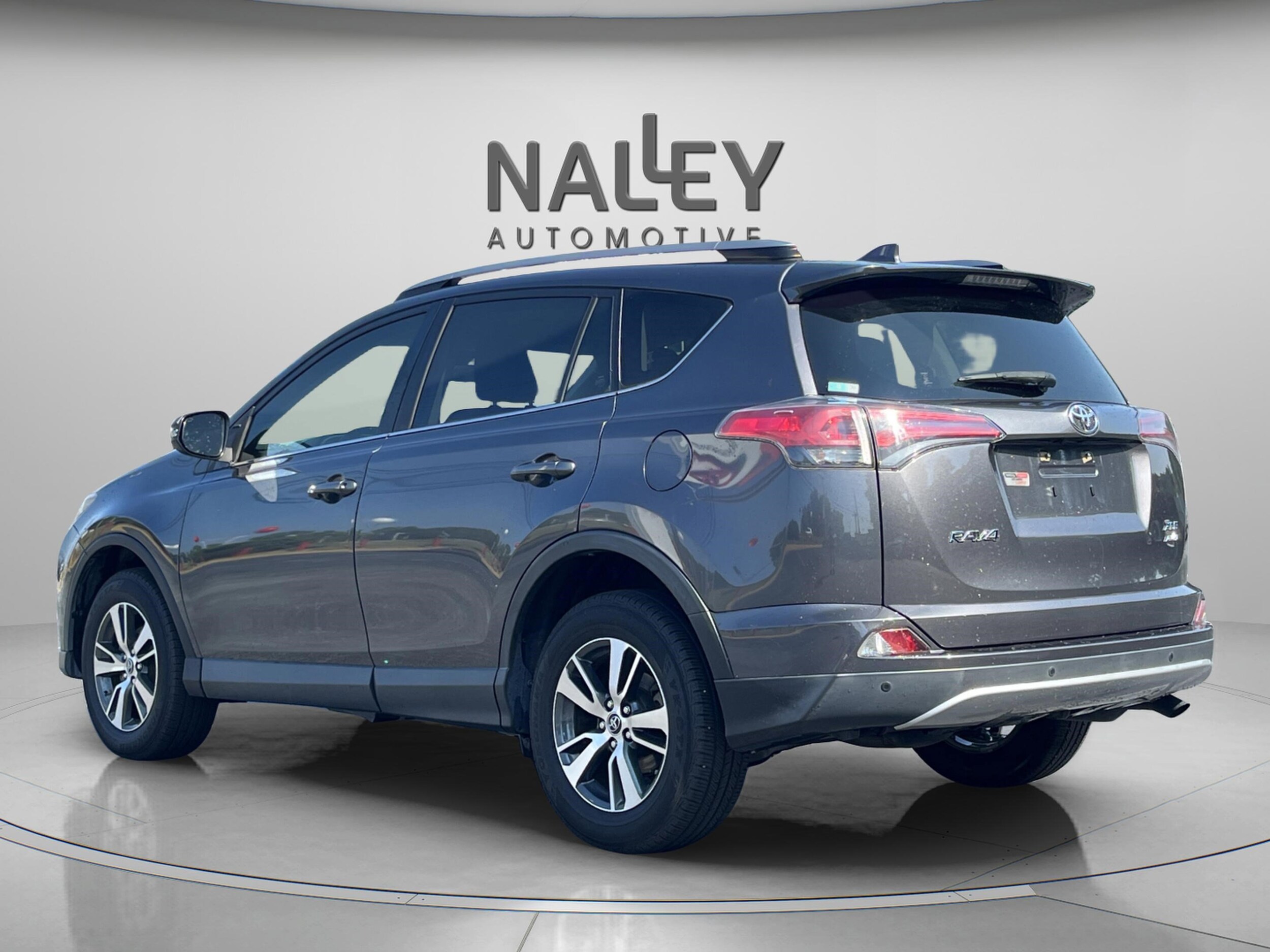 2018 Toyota RAV4 XLE photo 3