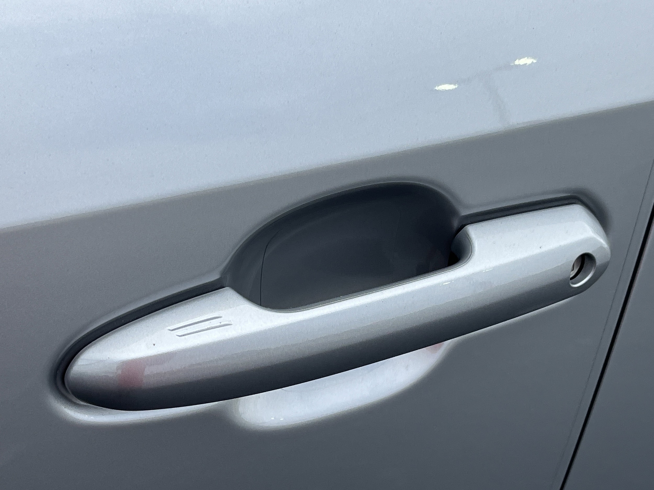 2025 Toyota RAV4 XLE - Photo 29