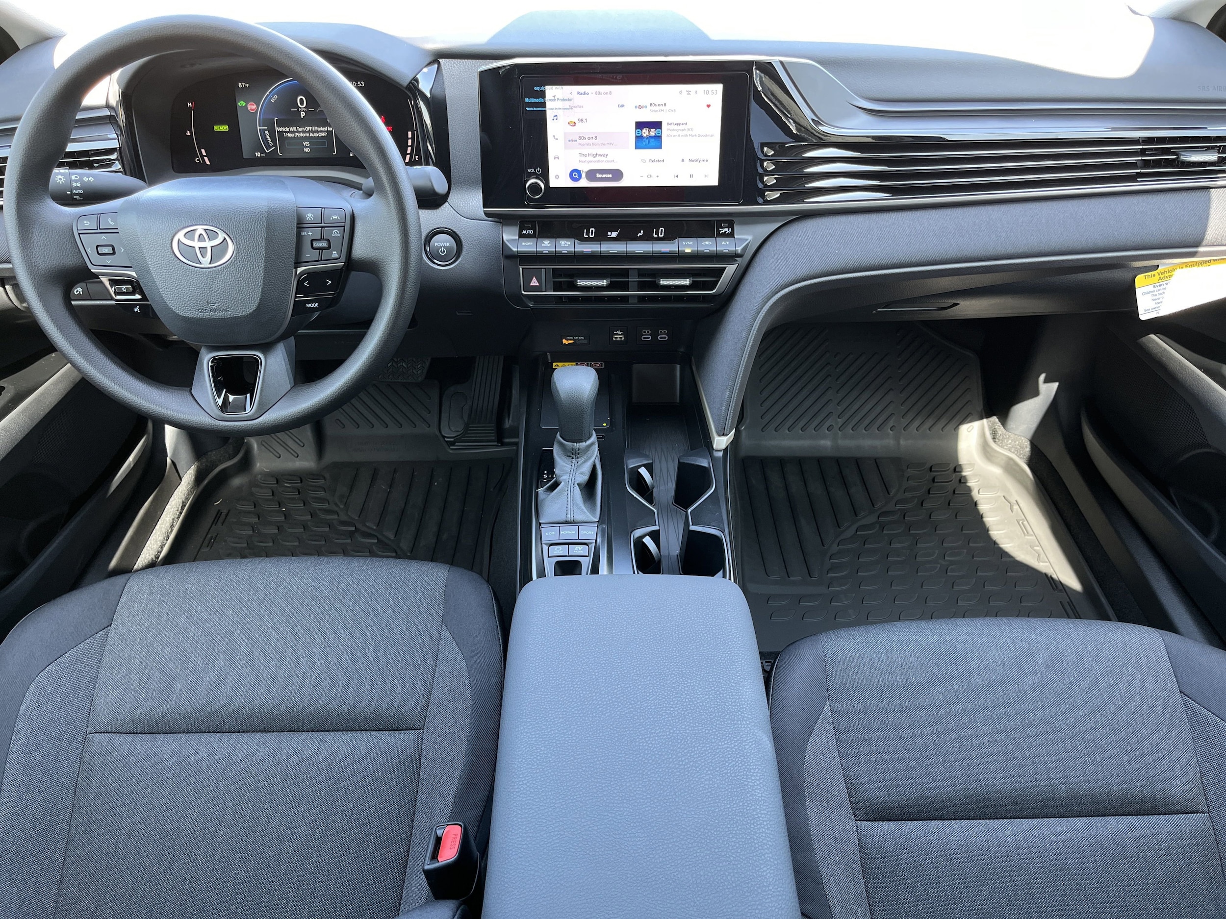 2025 Toyota Camry LE - Photo 7