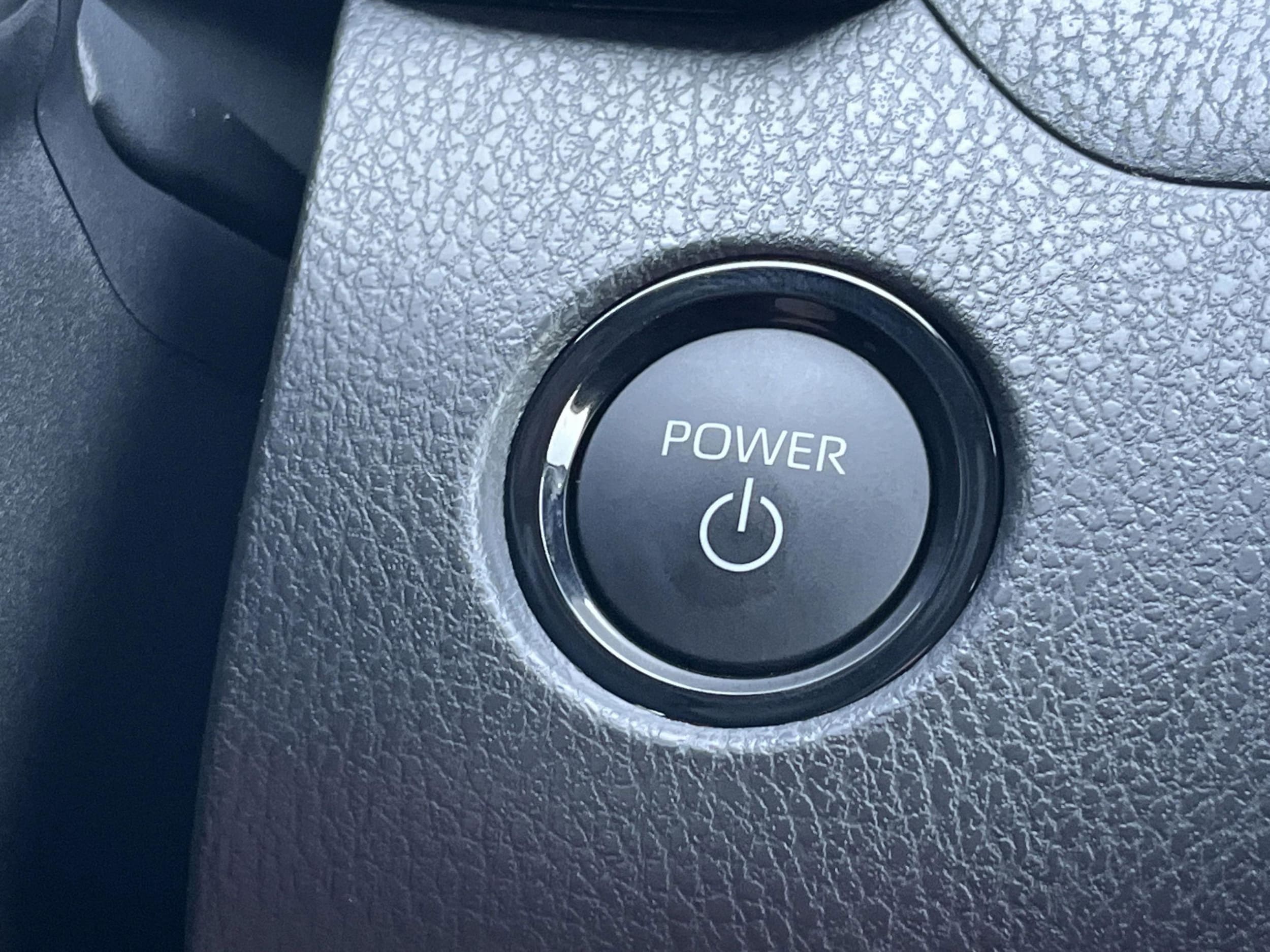 2025 Toyota Camry LE - Photo 15