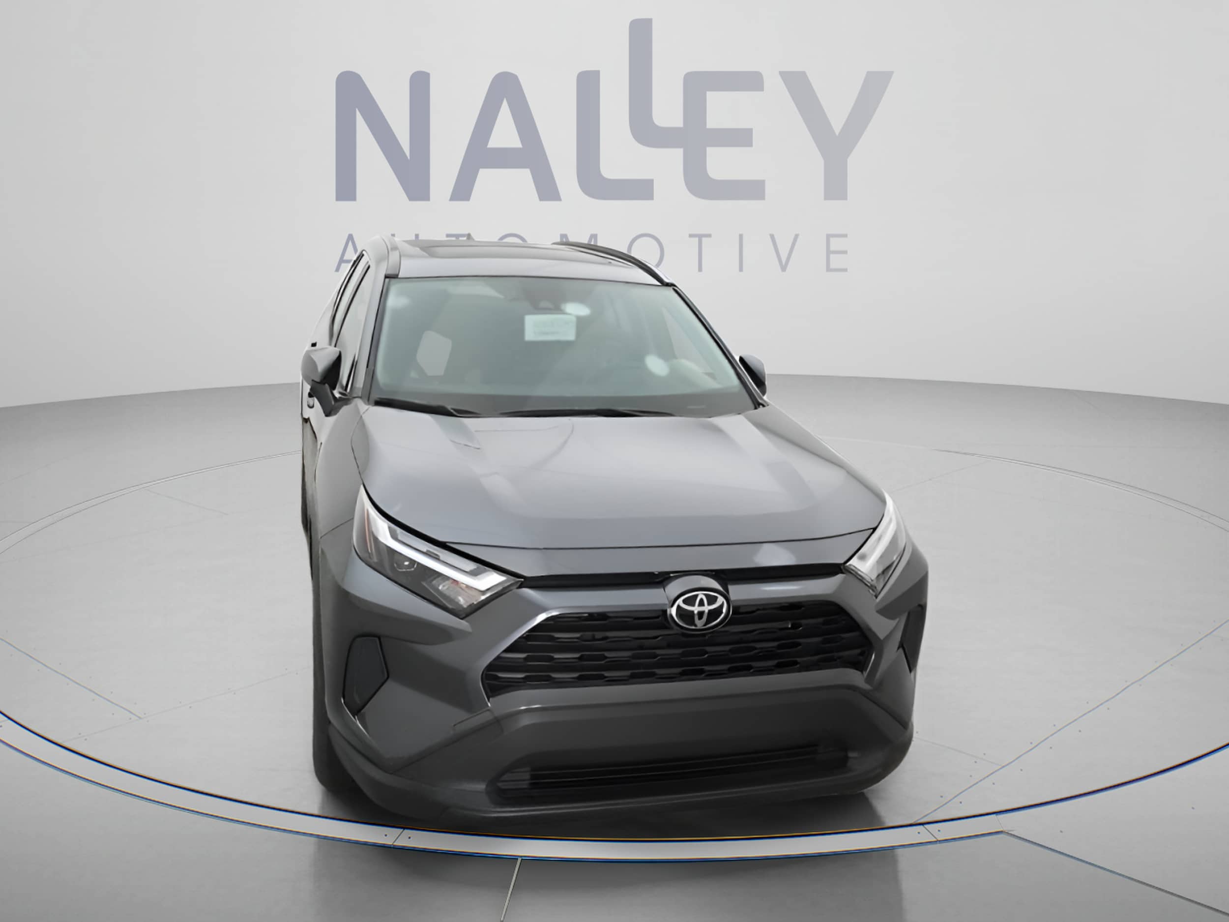 2025 Toyota RAV4 XLE - Photo 30
