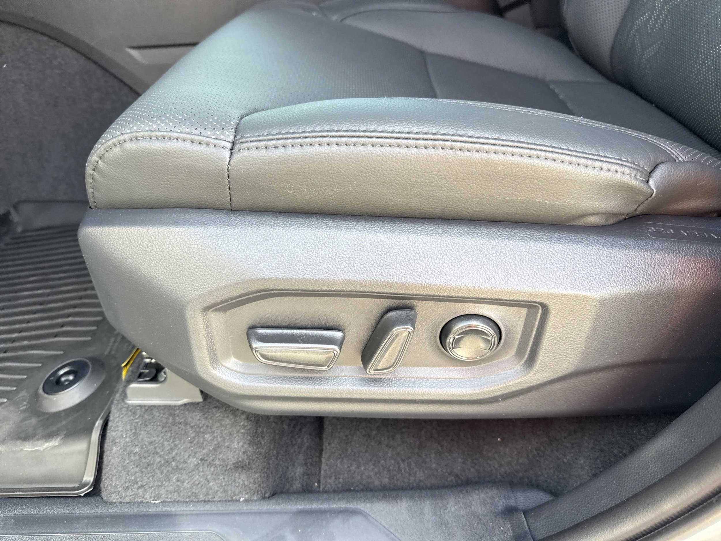 2025 Toyota Tundra Limited - Photo 26