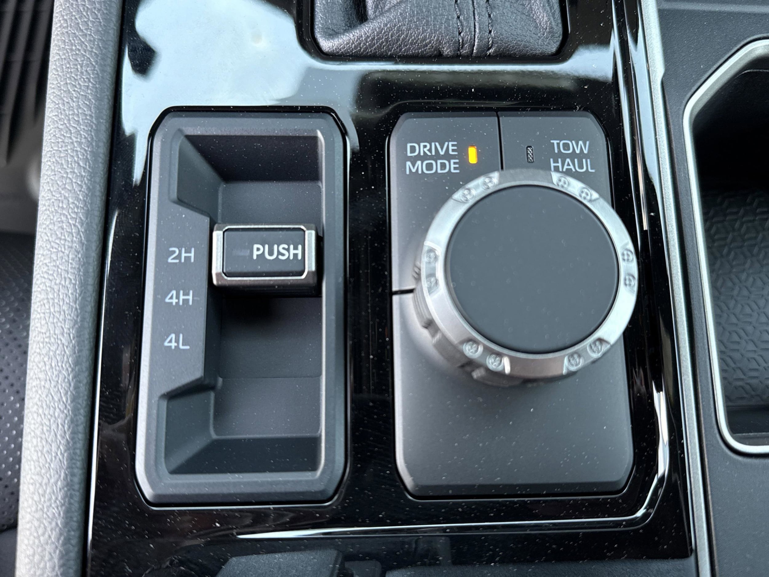 2025 Toyota Tundra Limited - Photo 17