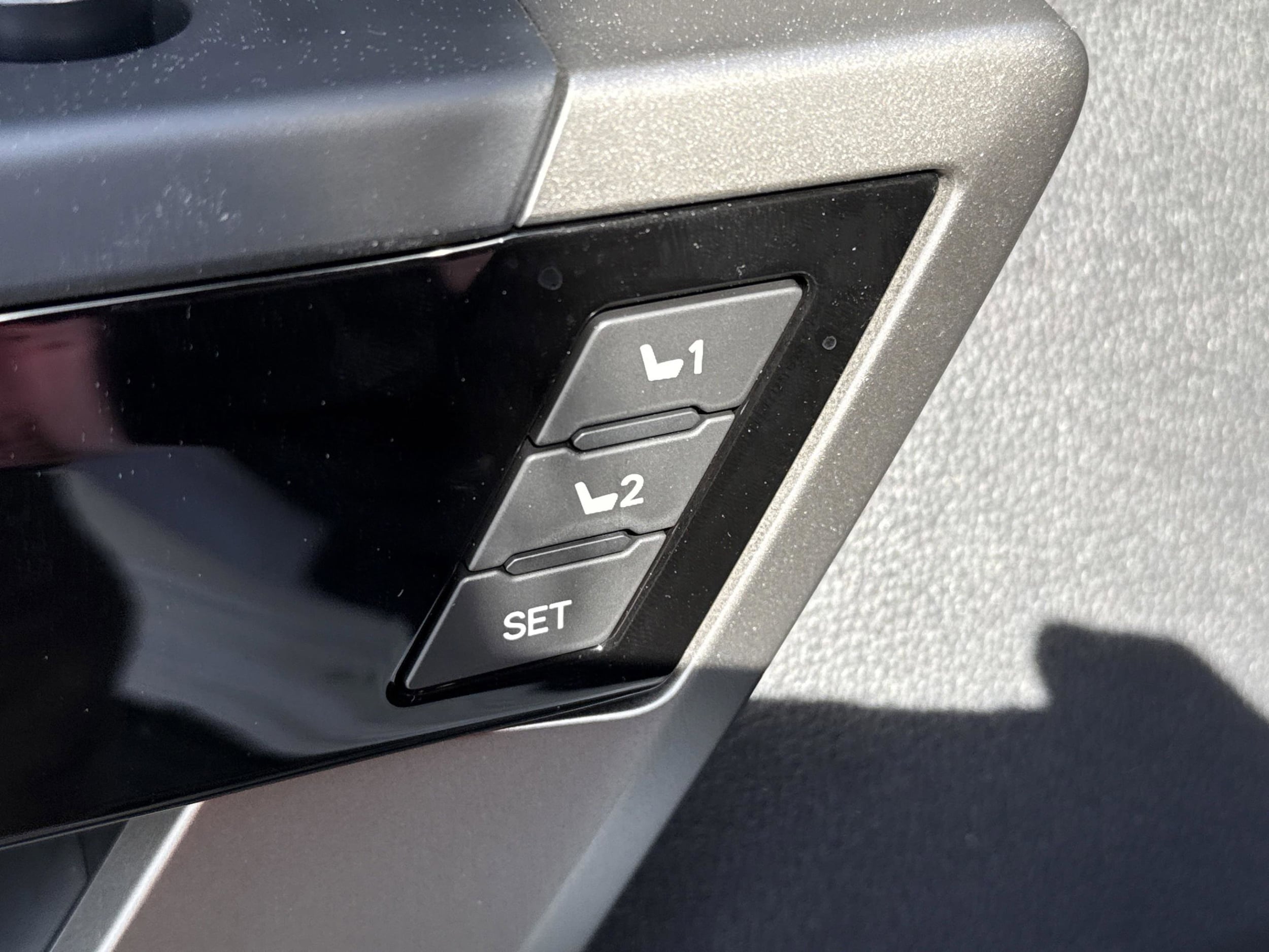 2025 Toyota Tundra Limited - Photo 24