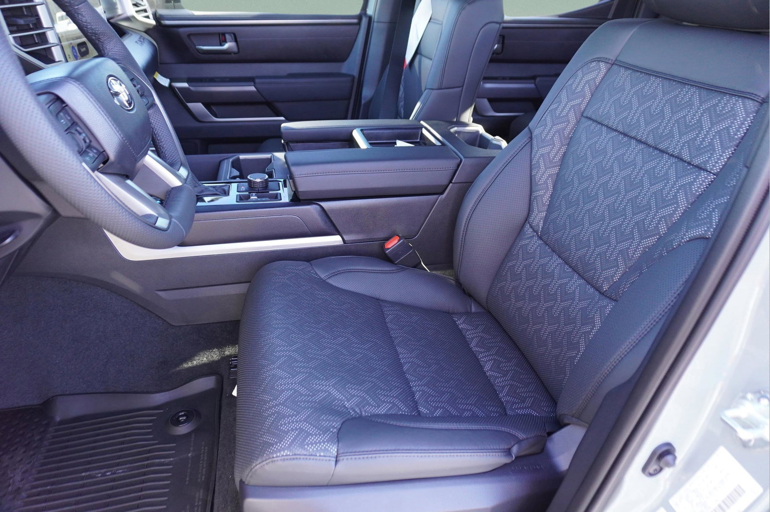 2025 Toyota Tundra SR5 - Photo 26