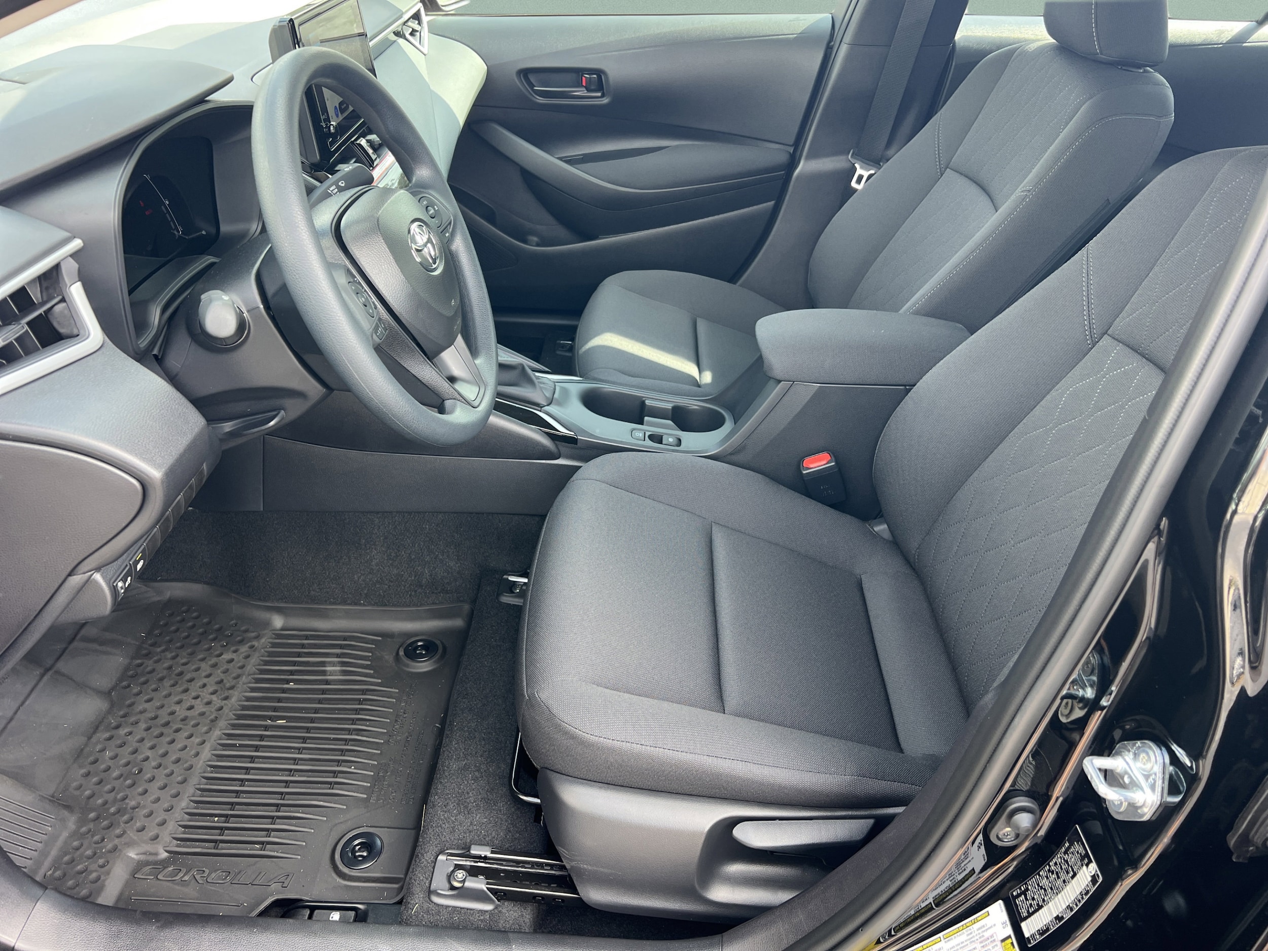 2026 Toyota Corolla LE - Photo 20