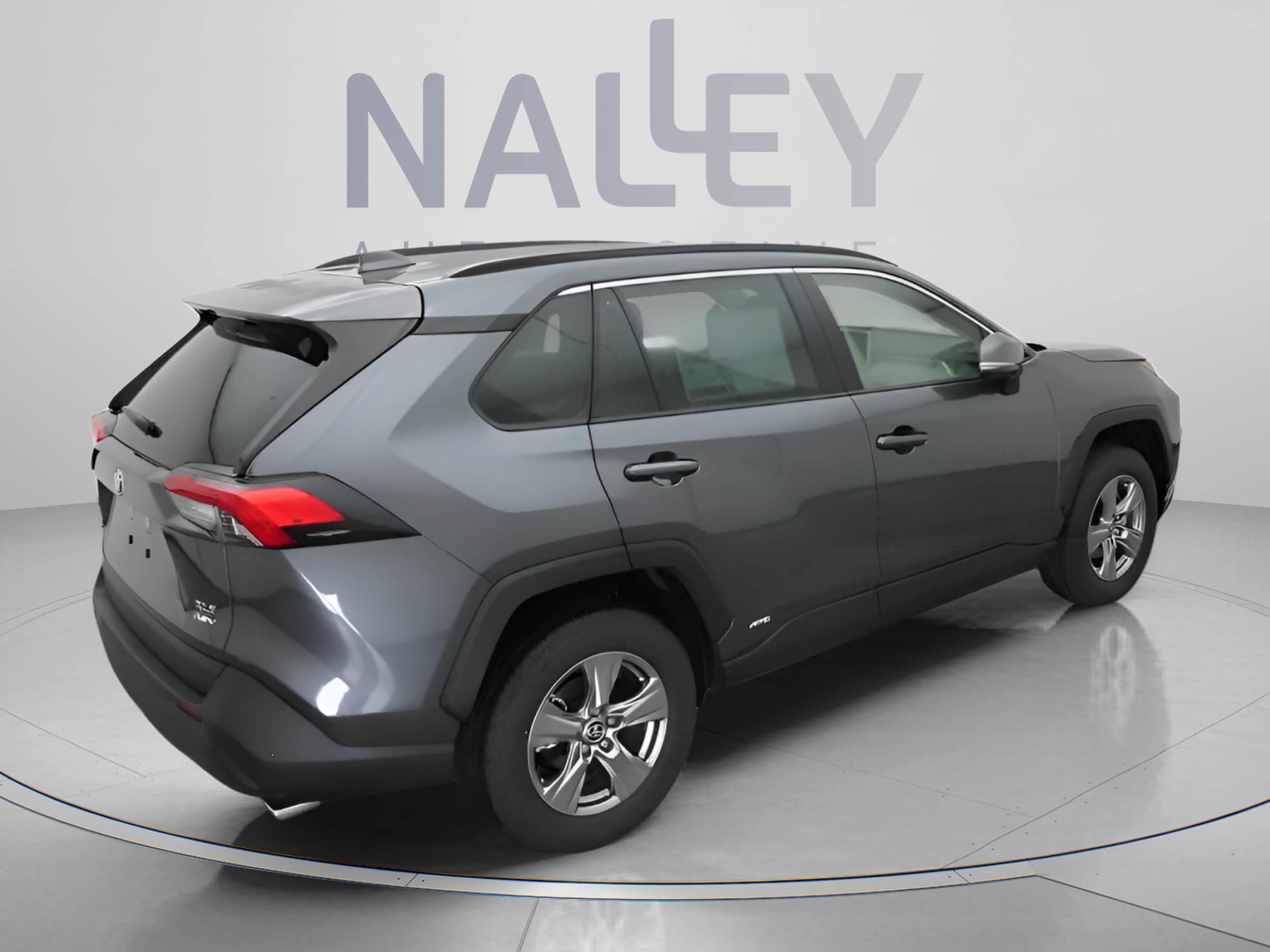 2025 Toyota RAV4 XLE - Photo 19