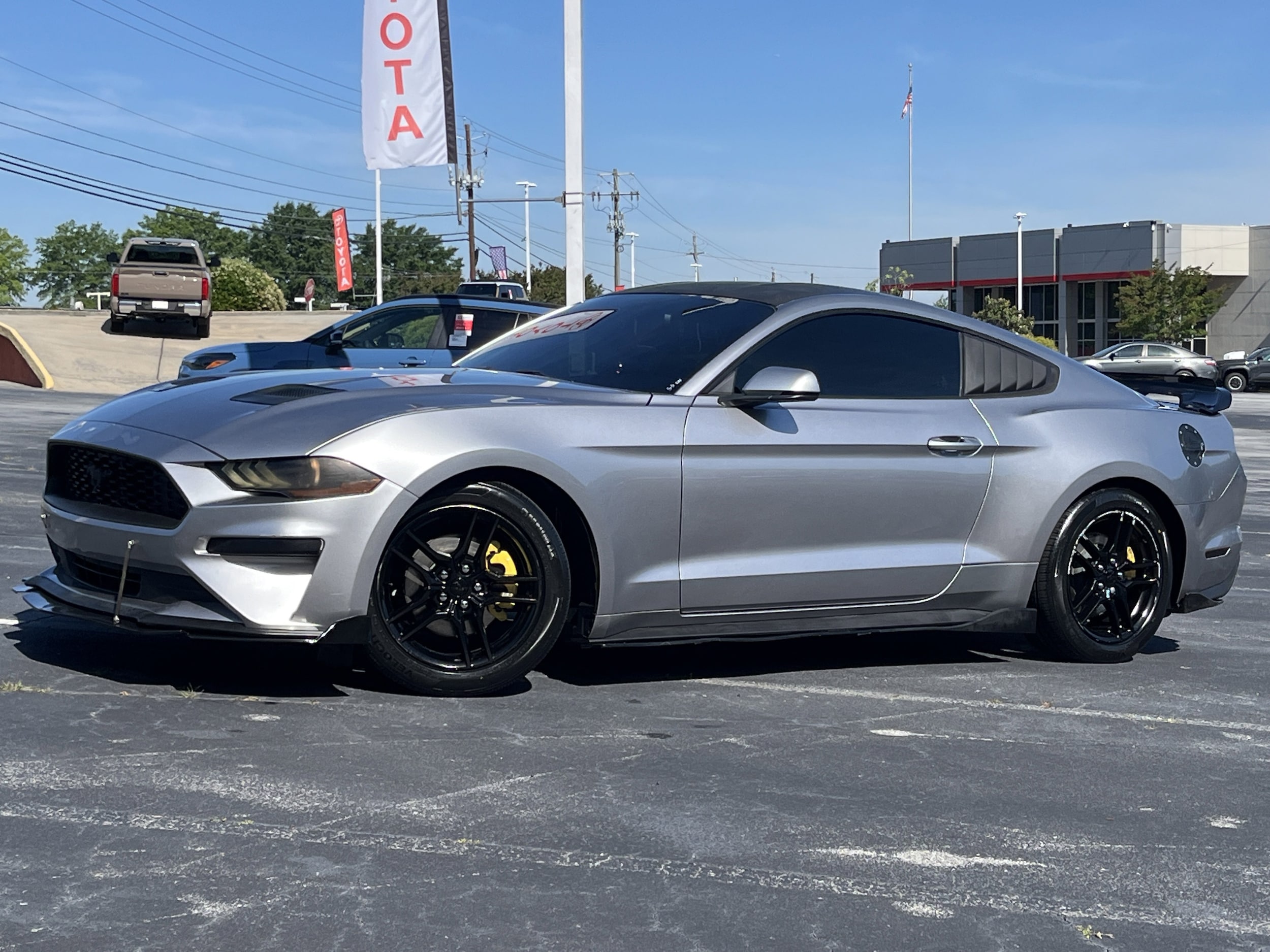2020 Ford Mustang EcoBoost Coupe Premium's photo