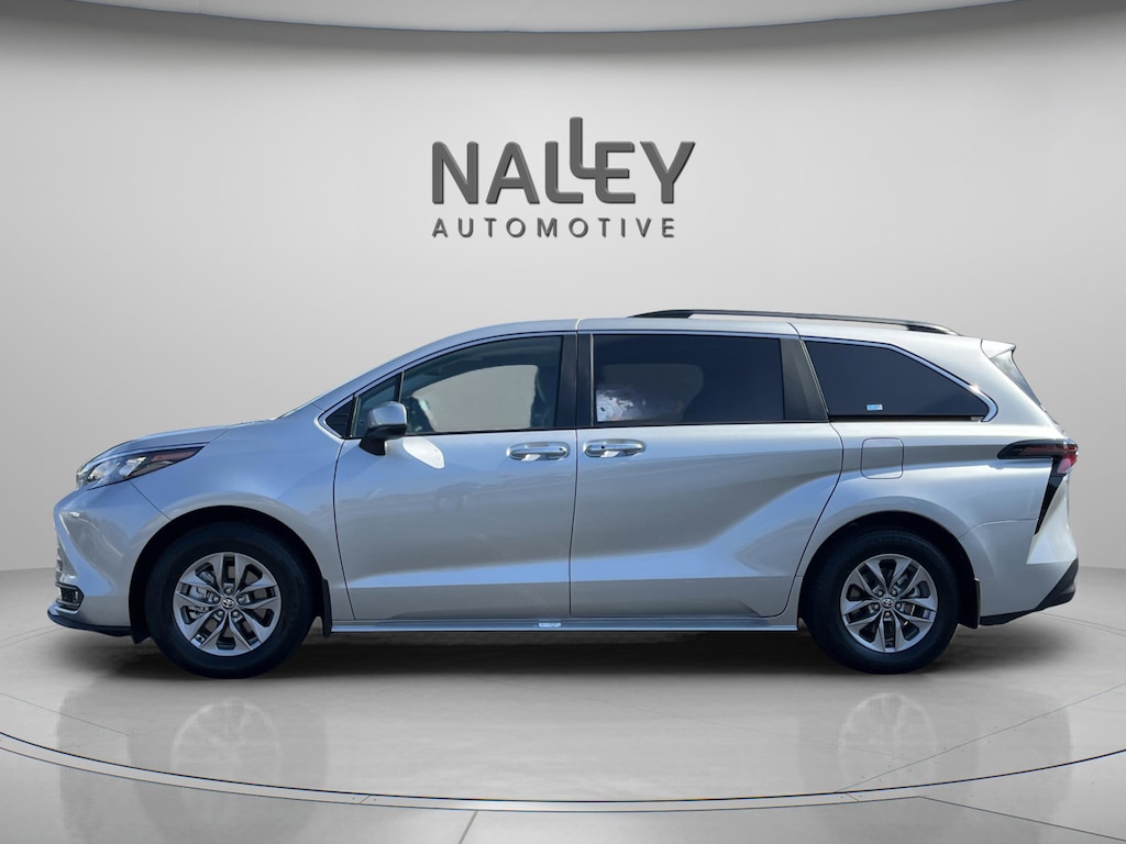 Used 2025 Toyota Sienna XLE 8 Passenger Van Passenger Van