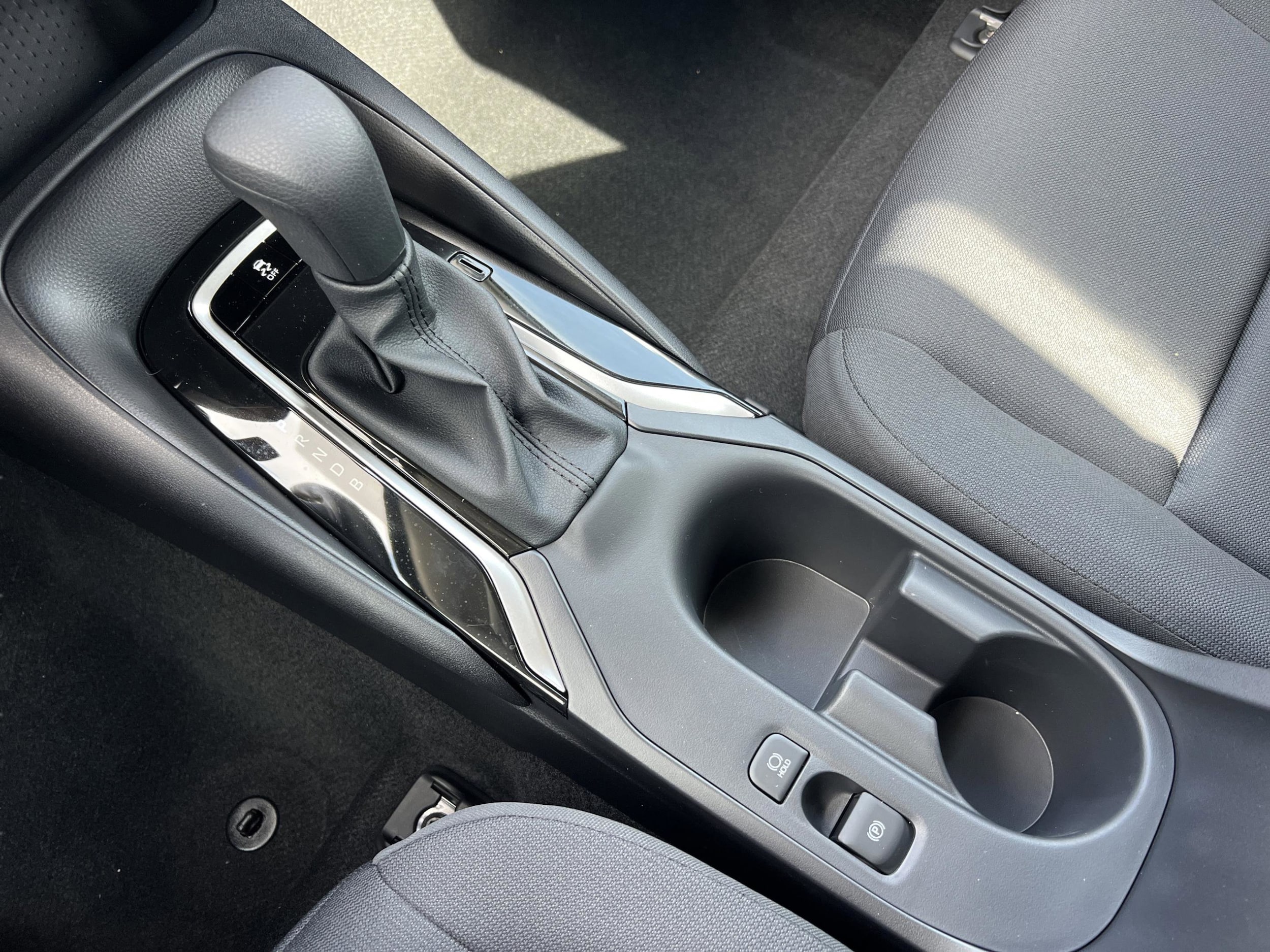 2026 Toyota Corolla LE - Photo 16