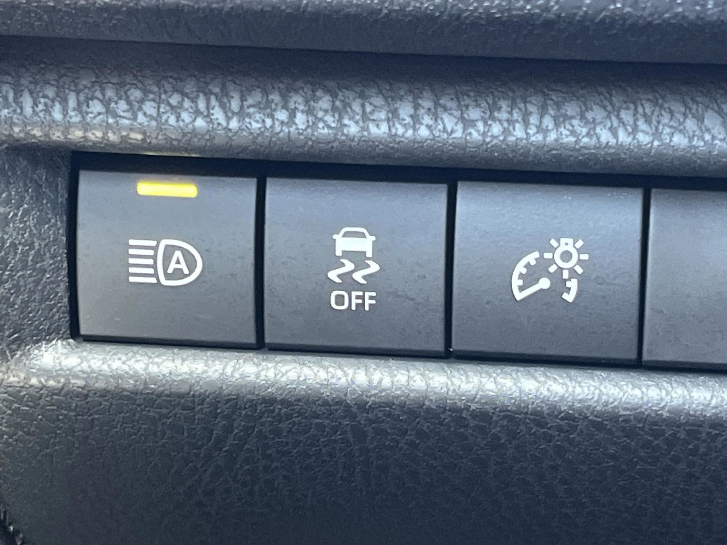 2025 Toyota Camry LE - Photo 20