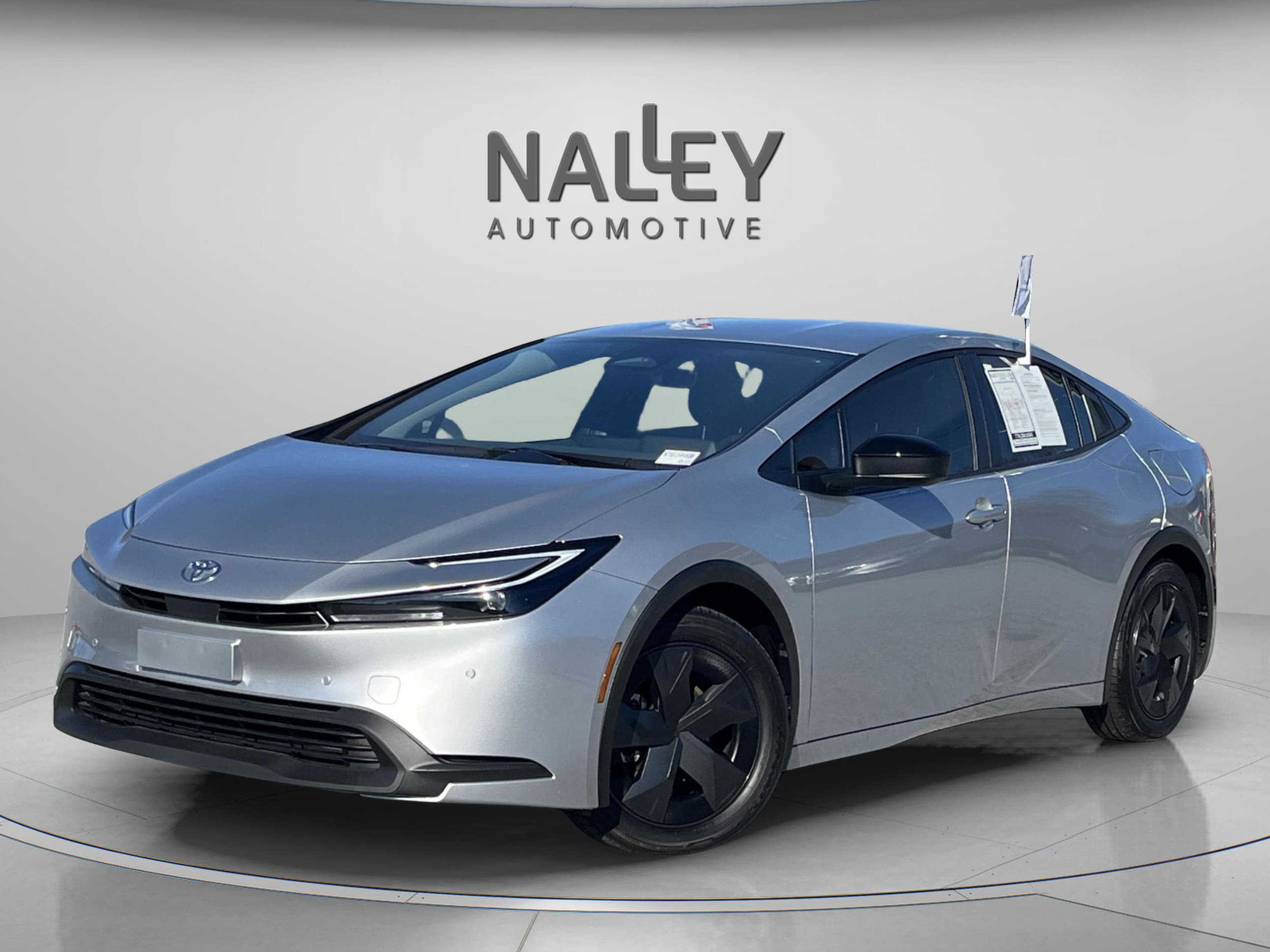 2024 Toyota Prius LE's photo