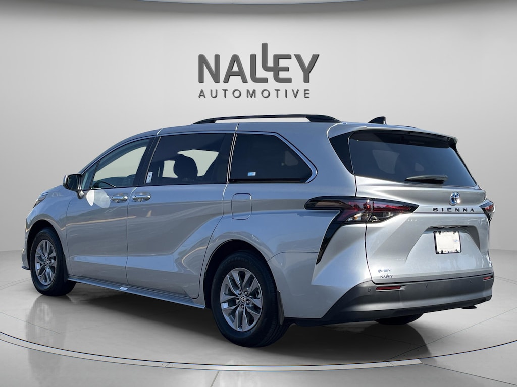 Used 2025 Toyota Sienna XLE 8 Passenger Van Passenger Van