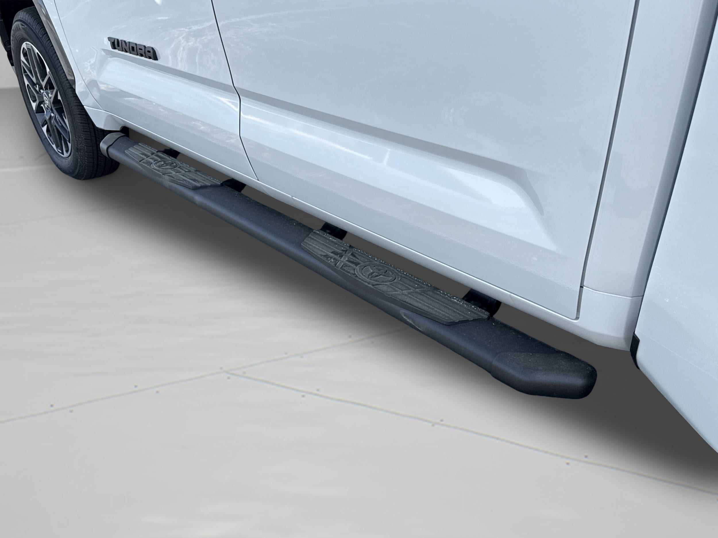 2025 Toyota Tundra Limited - Photo 33