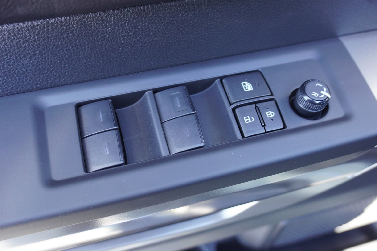 2025 Toyota Tundra SR5 - Photo 25