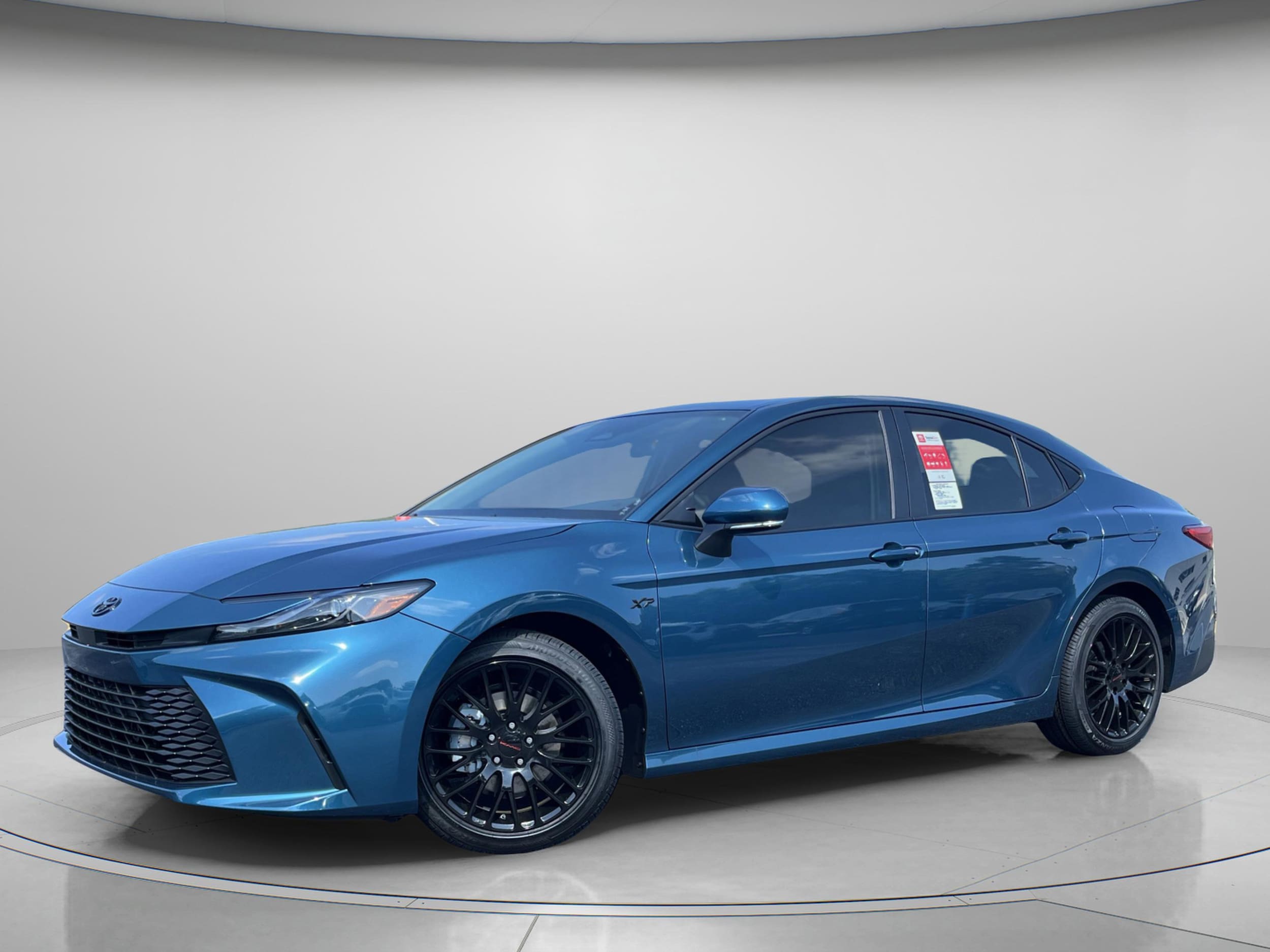 2025 Toyota Camry LE - Photo 2