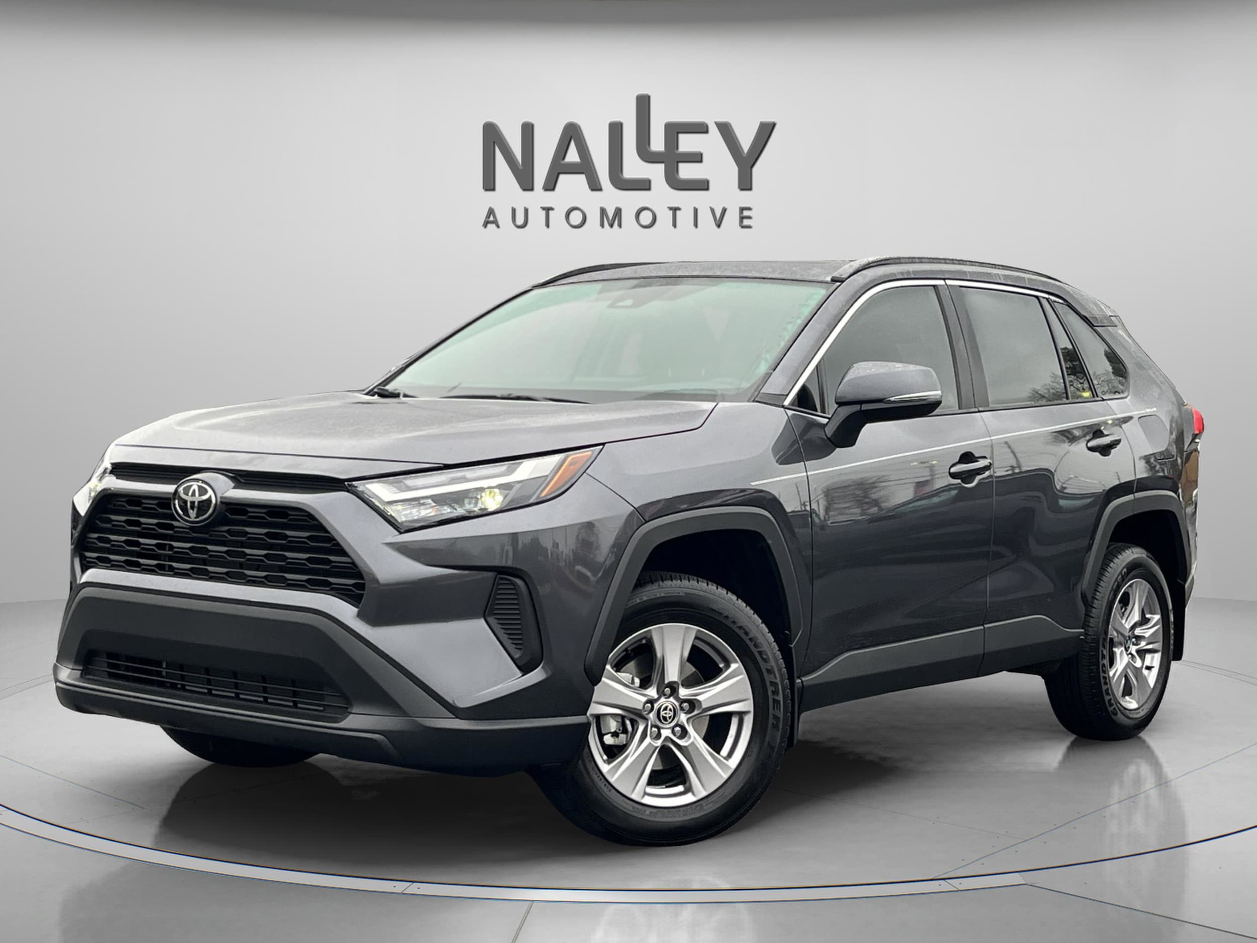 2025 Toyota RAV4 XLE's photo