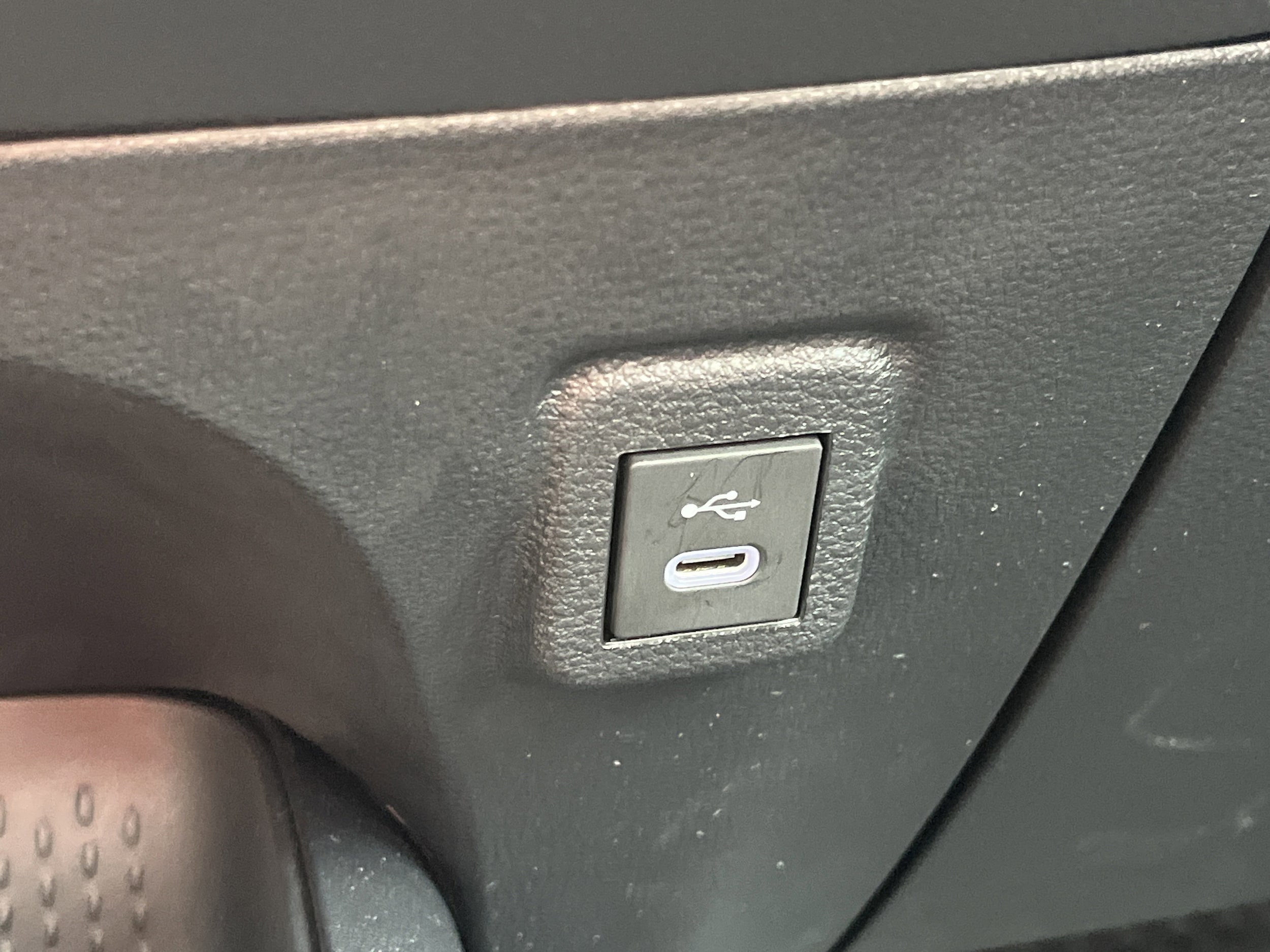 2026 Toyota Corolla LE - Photo 8