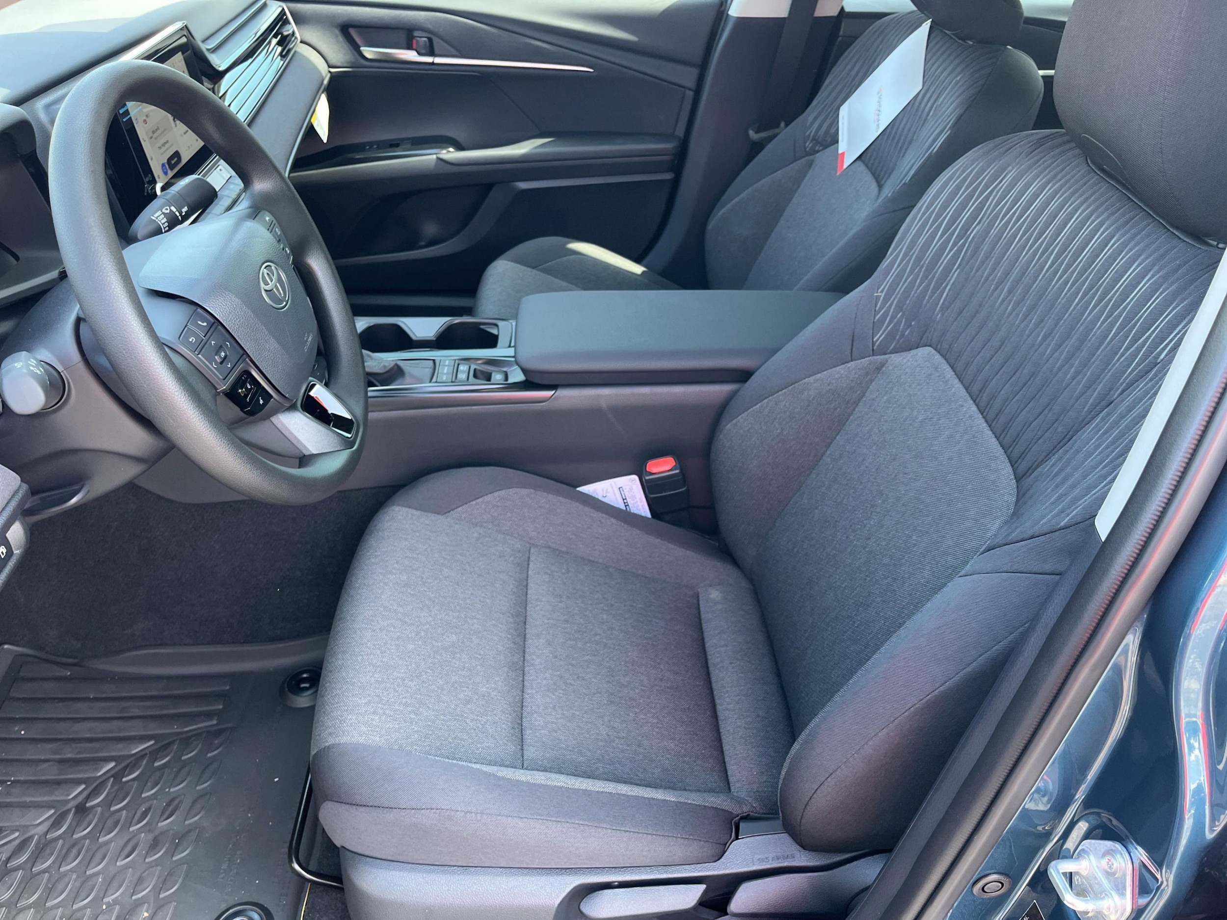 2025 Toyota Camry LE - Photo 21