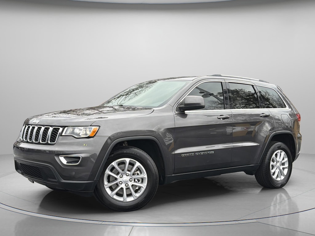 Used 2021 Jeep Grand Cherokee Laredo SUV
