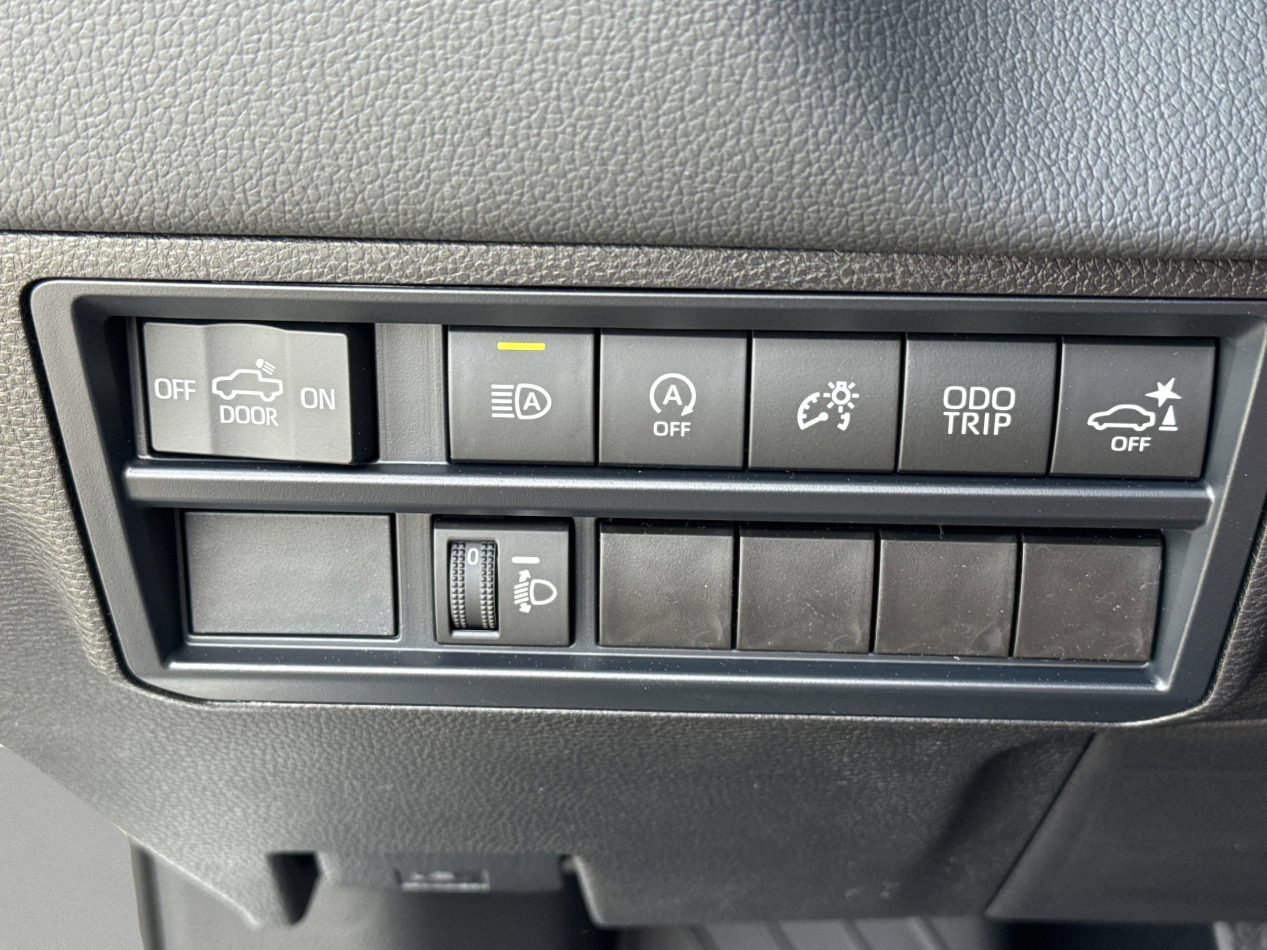 2025 Toyota Tundra Limited - Photo 21