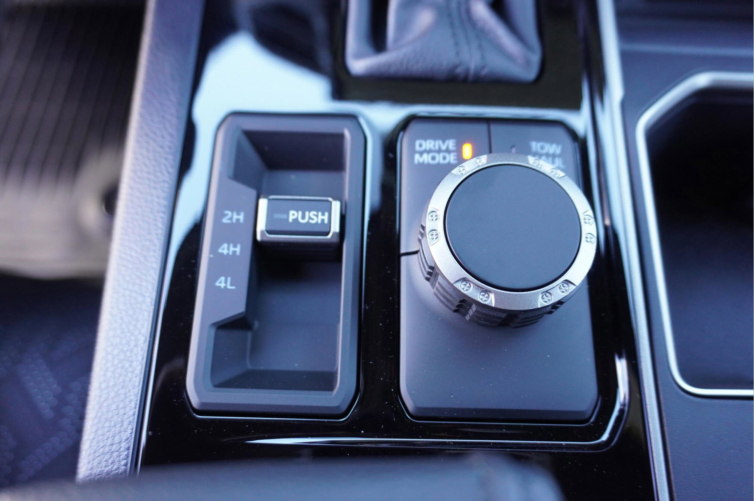 2025 Toyota Tundra SR5 - Photo 17