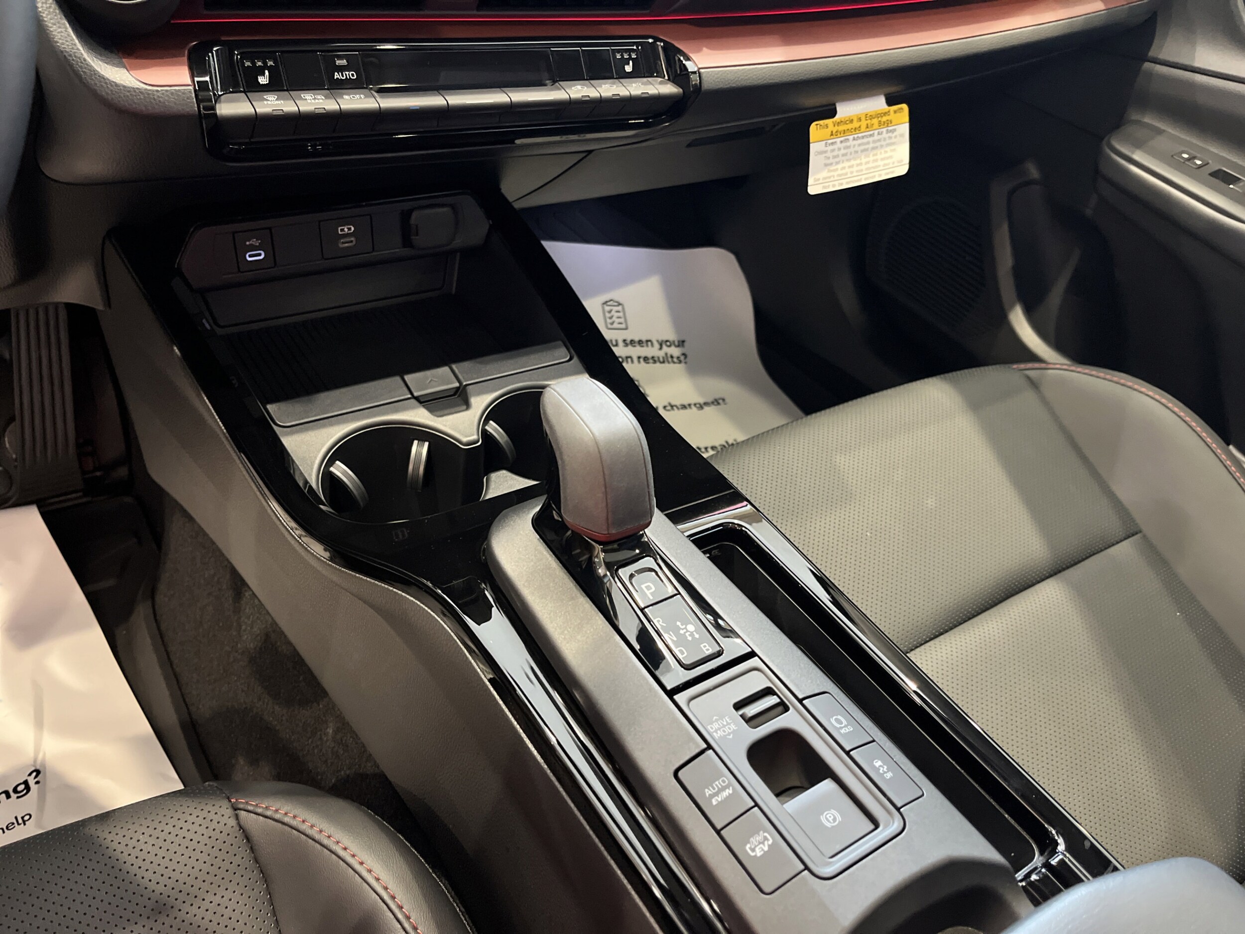 2026 Toyota Prius Plug-in Hybrid XSE - Photo 10