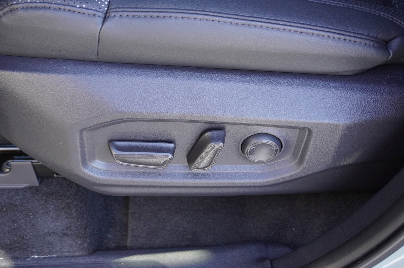 2025 Toyota Tundra SR5 - Photo 27