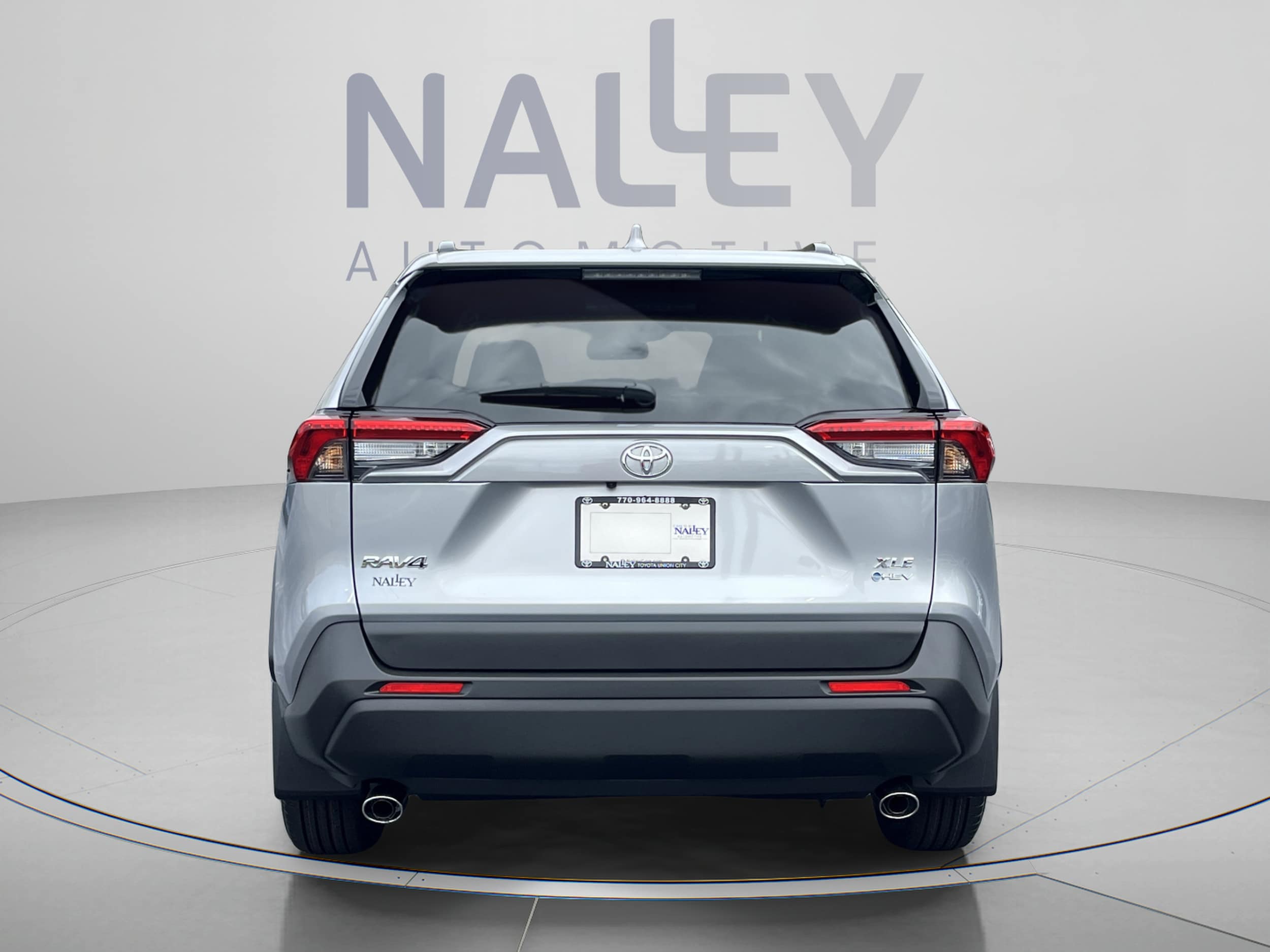 2025 Toyota RAV4 XLE - Photo 6