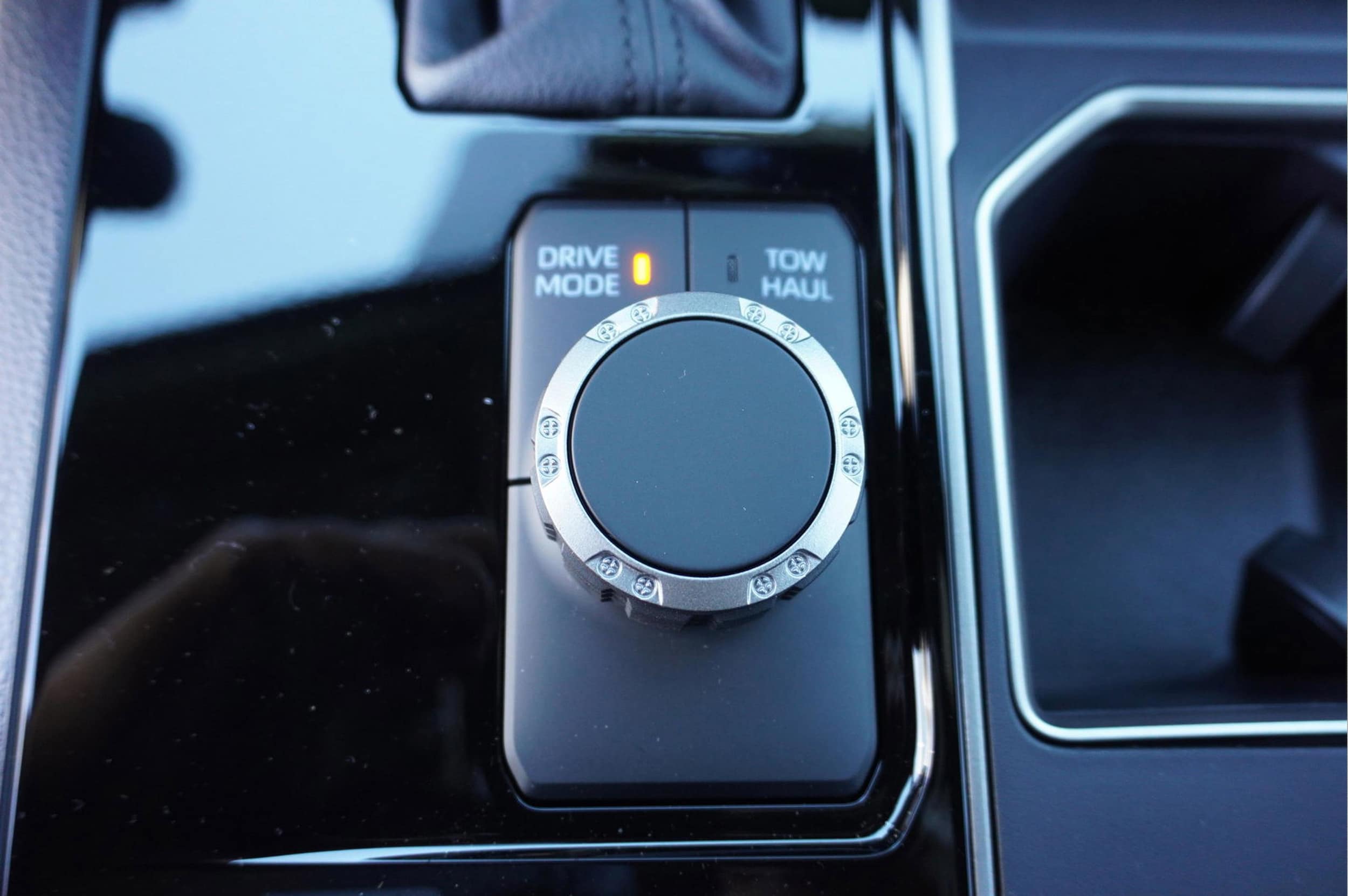 2025 Toyota Tundra SR5 - Photo 17