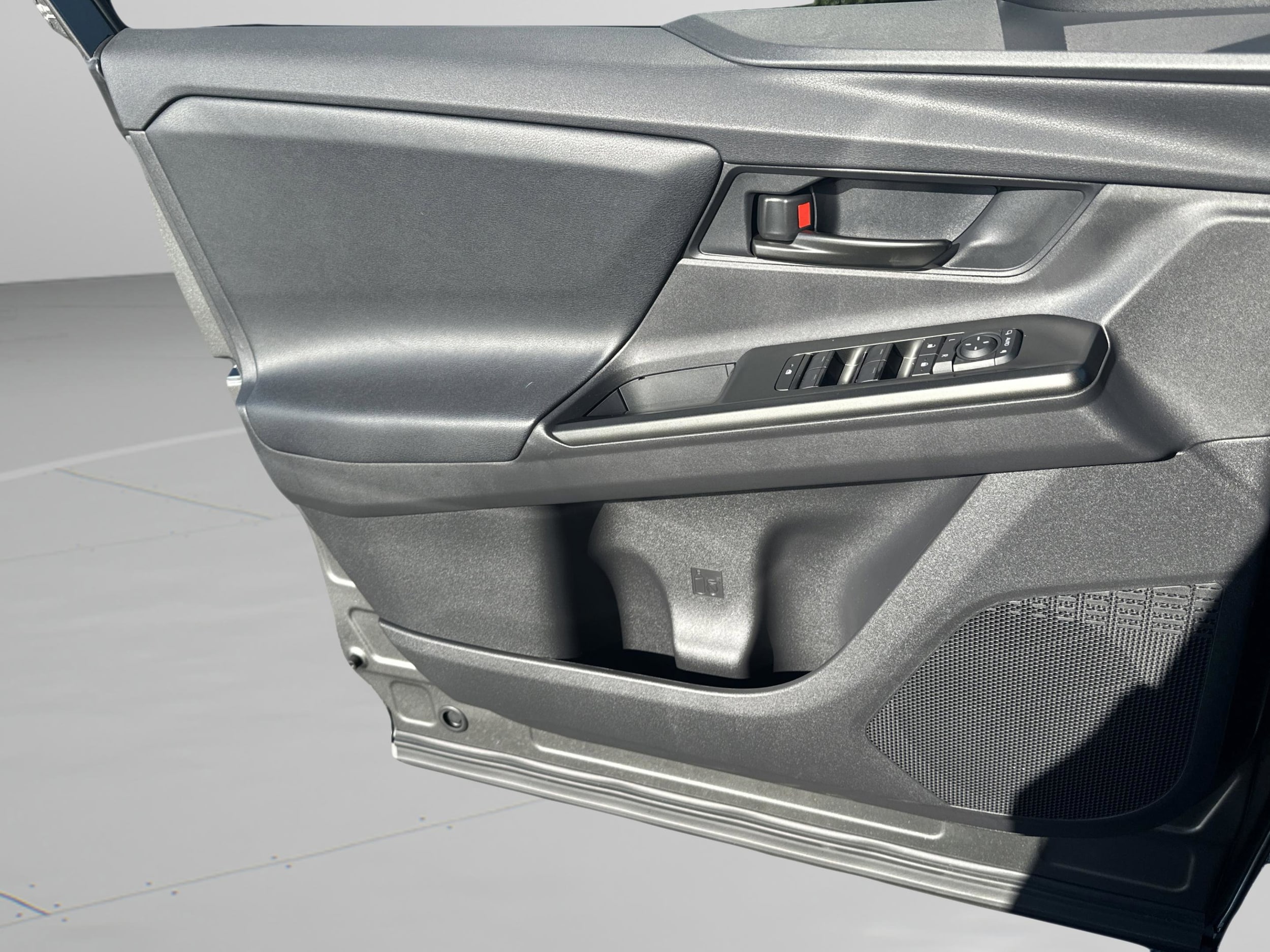 2026 Toyota bZ XLE - Photo 24
