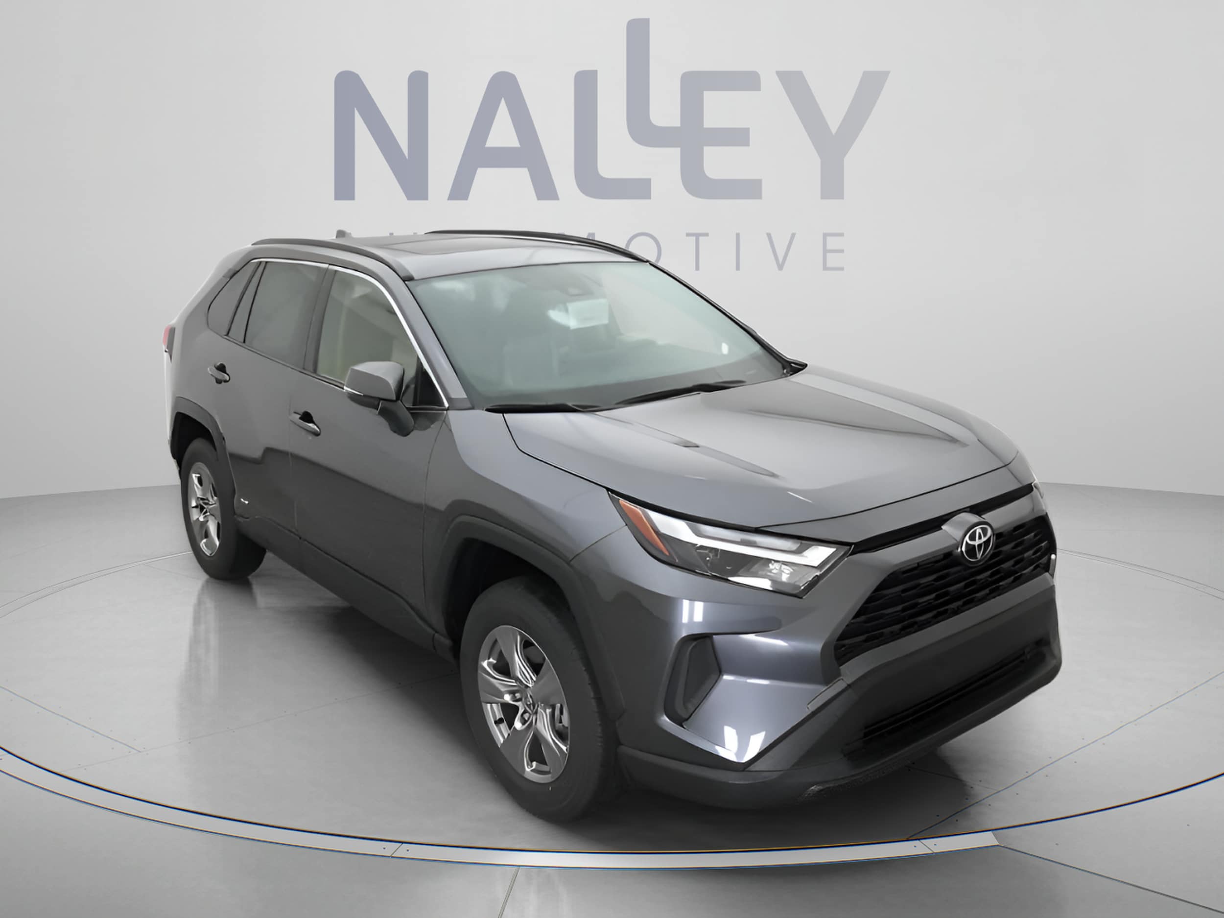 2025 Toyota RAV4 XLE - Photo 27