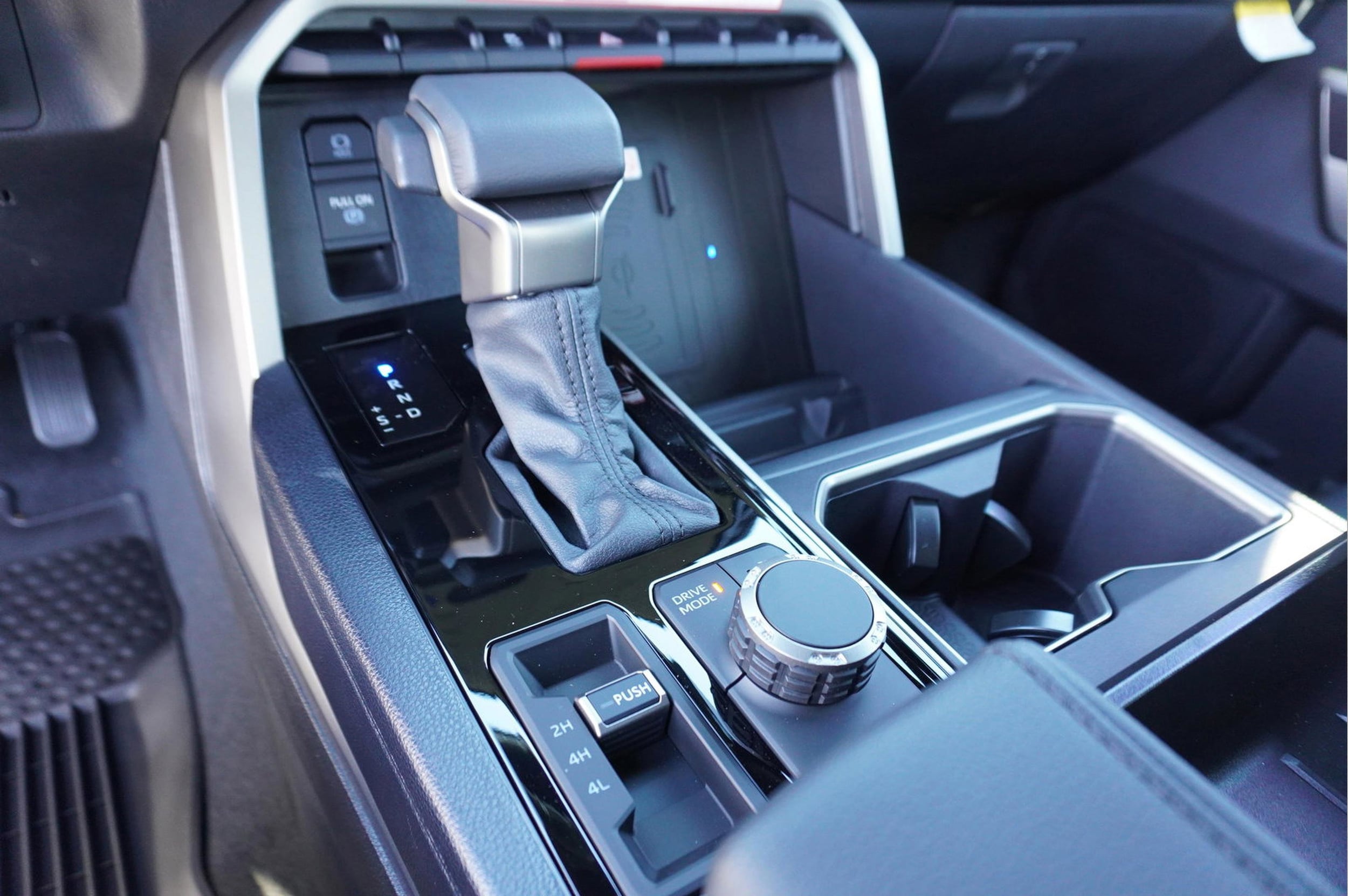 2025 Toyota Tundra SR5 - Photo 18