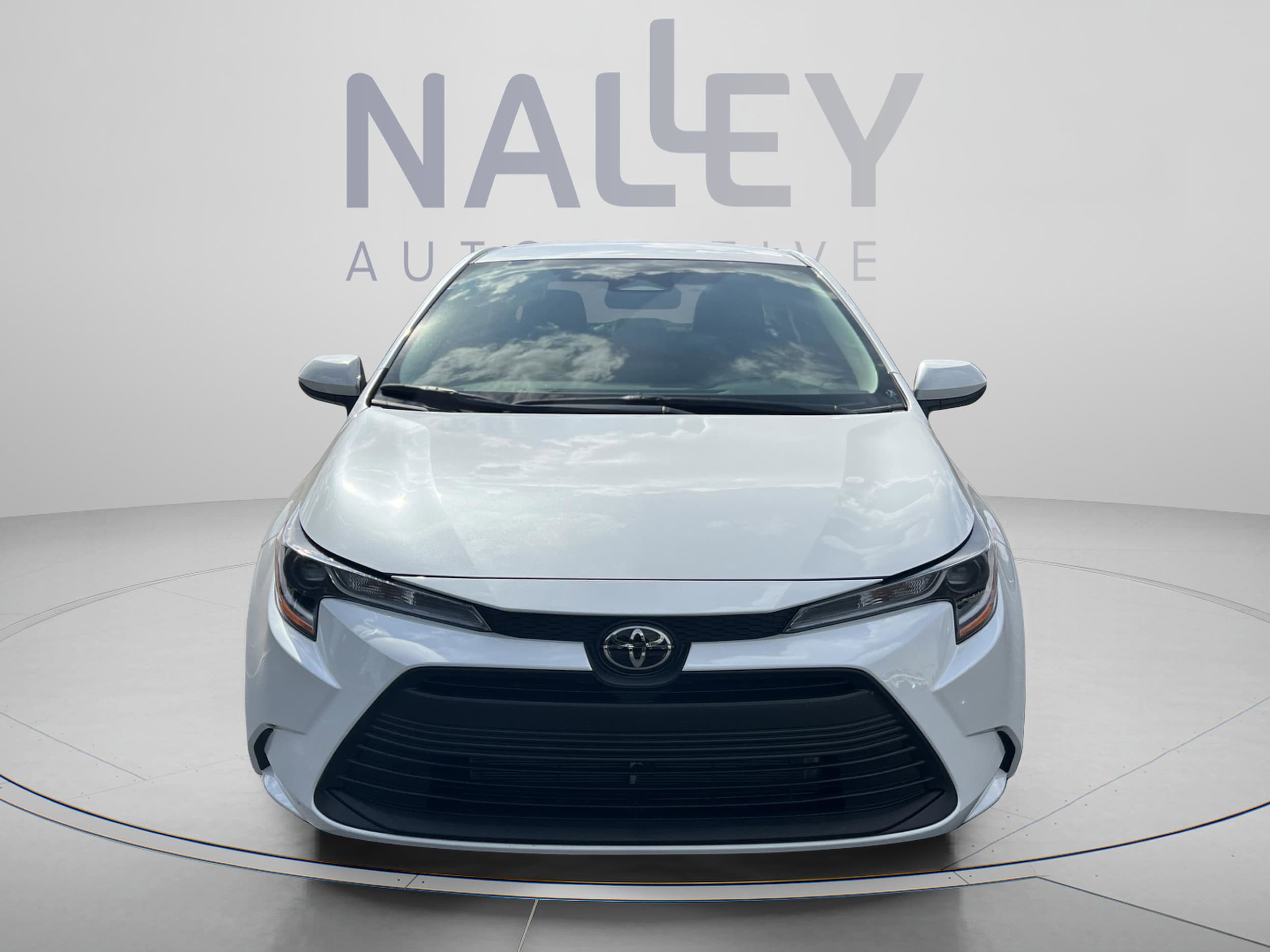 2026 Toyota Corolla LE - Photo 9