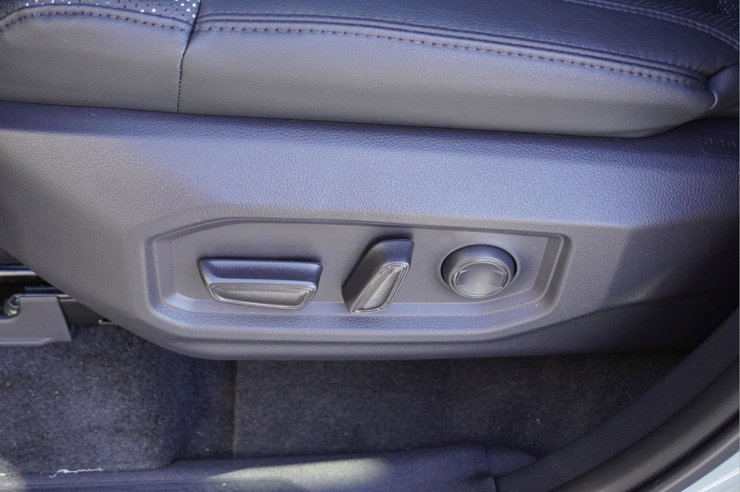 2025 Toyota Tundra SR5 - Photo 27