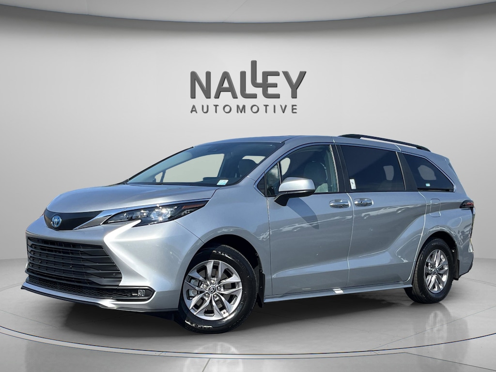 Used 2025 Toyota Sienna XLE 8 Passenger Van Passenger Van