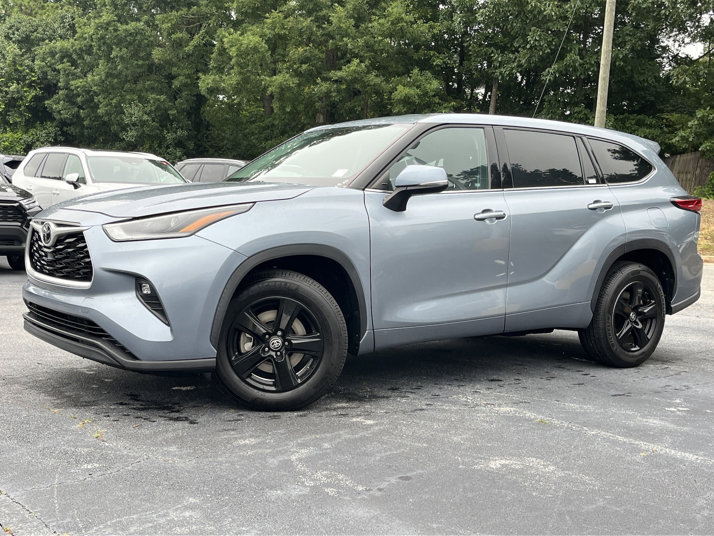 Used 2021 Toyota Highlander LE with VIN 5TDZZRAH8MS069589 for sale in Union City, GA