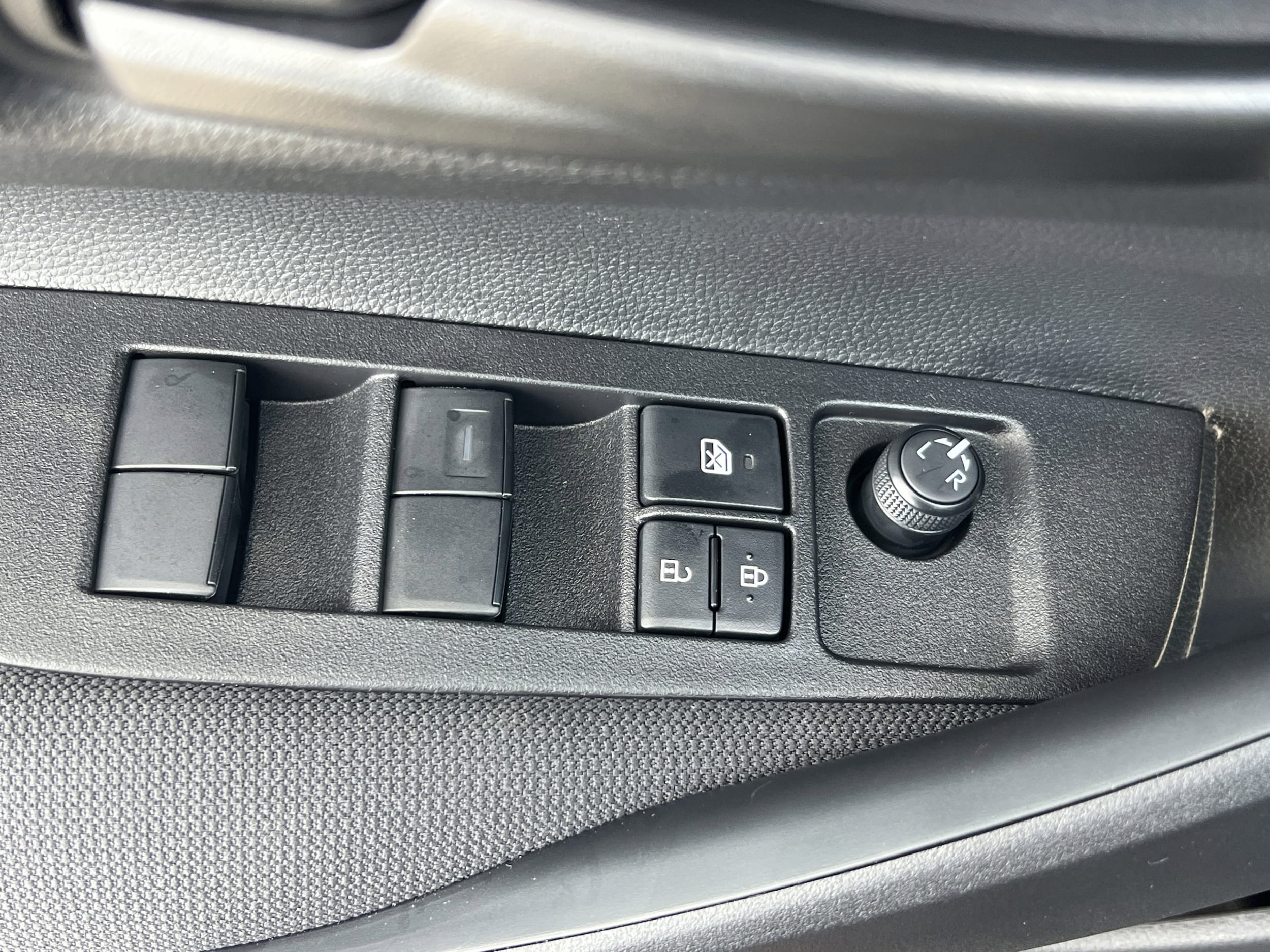2026 Toyota Corolla LE - Photo 19