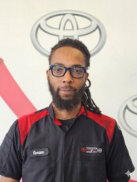 Staff member Kevieon Jones  from ID_3be135f72487