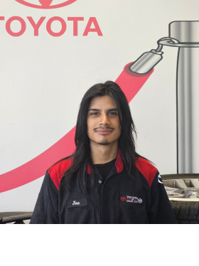 Staff member J​osue Cortez from ID_3be135f72487