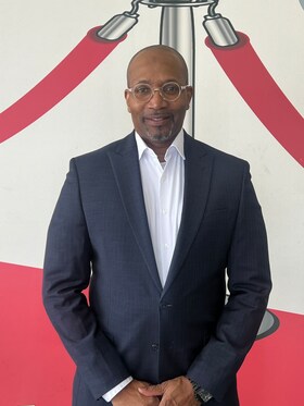 Staff member Robert Anderson from ID_0ef183d34cad