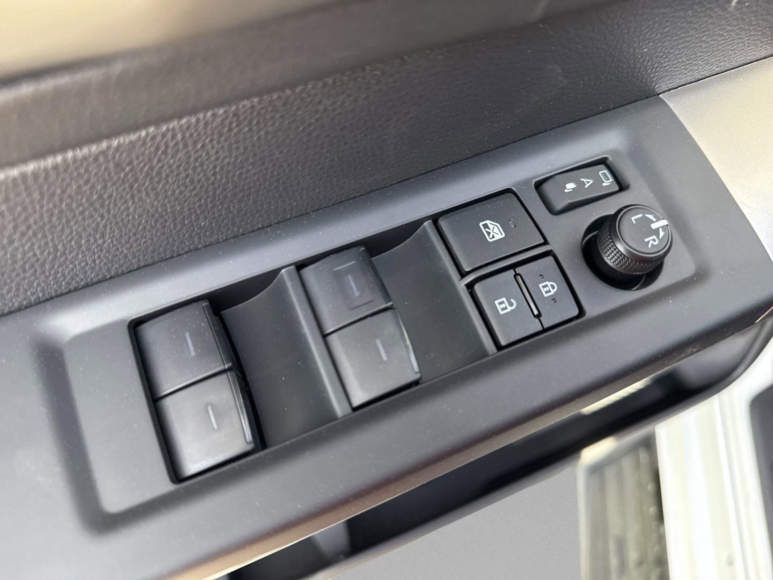 2025 Toyota Tundra Limited - Photo 23