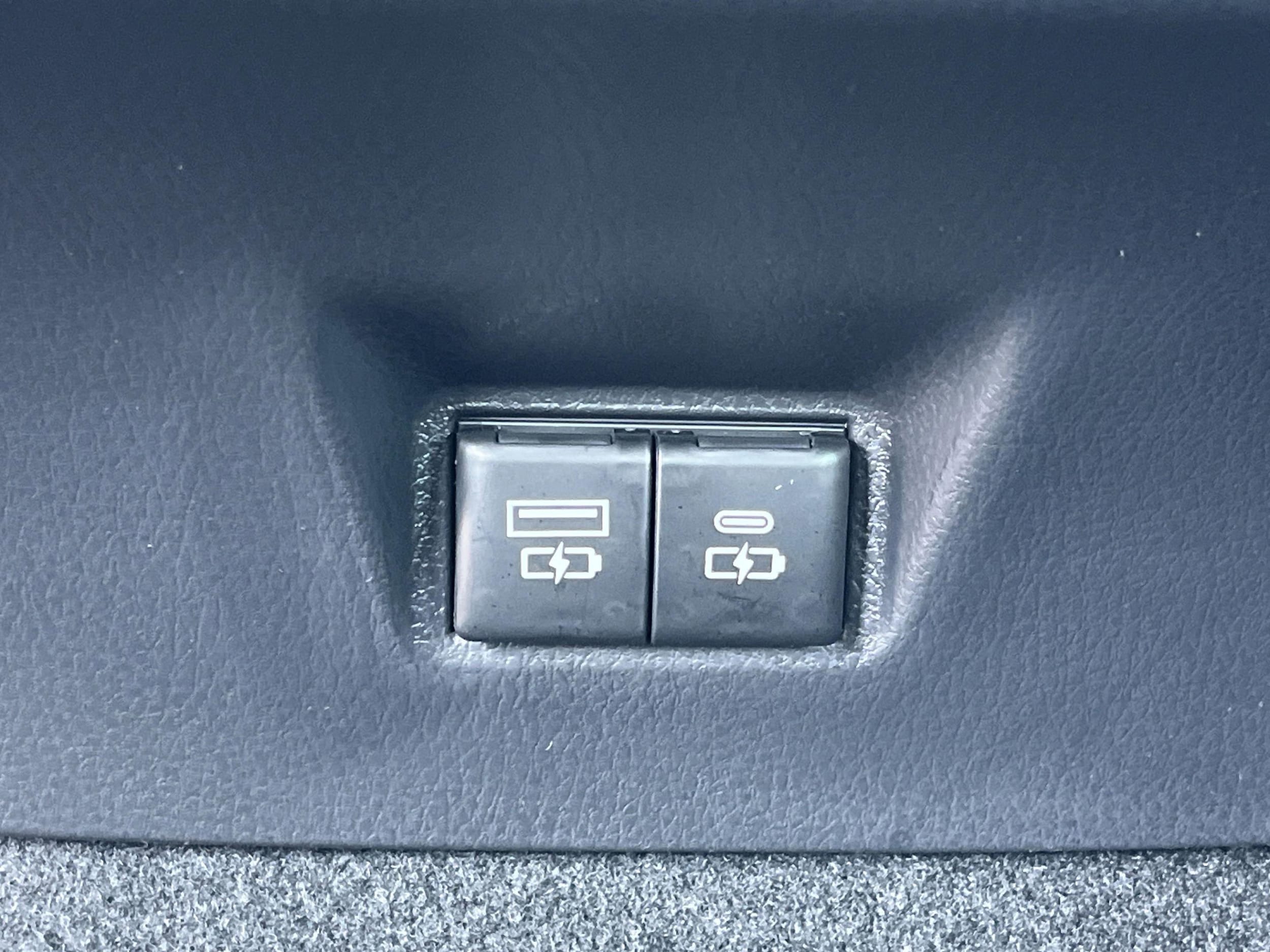 2025 Toyota Camry LE - Photo 22