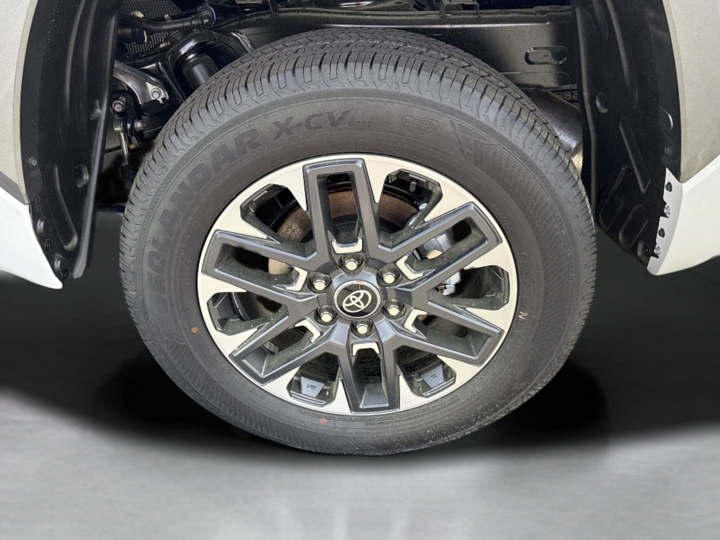 2025 Toyota Tundra Limited - Photo 35