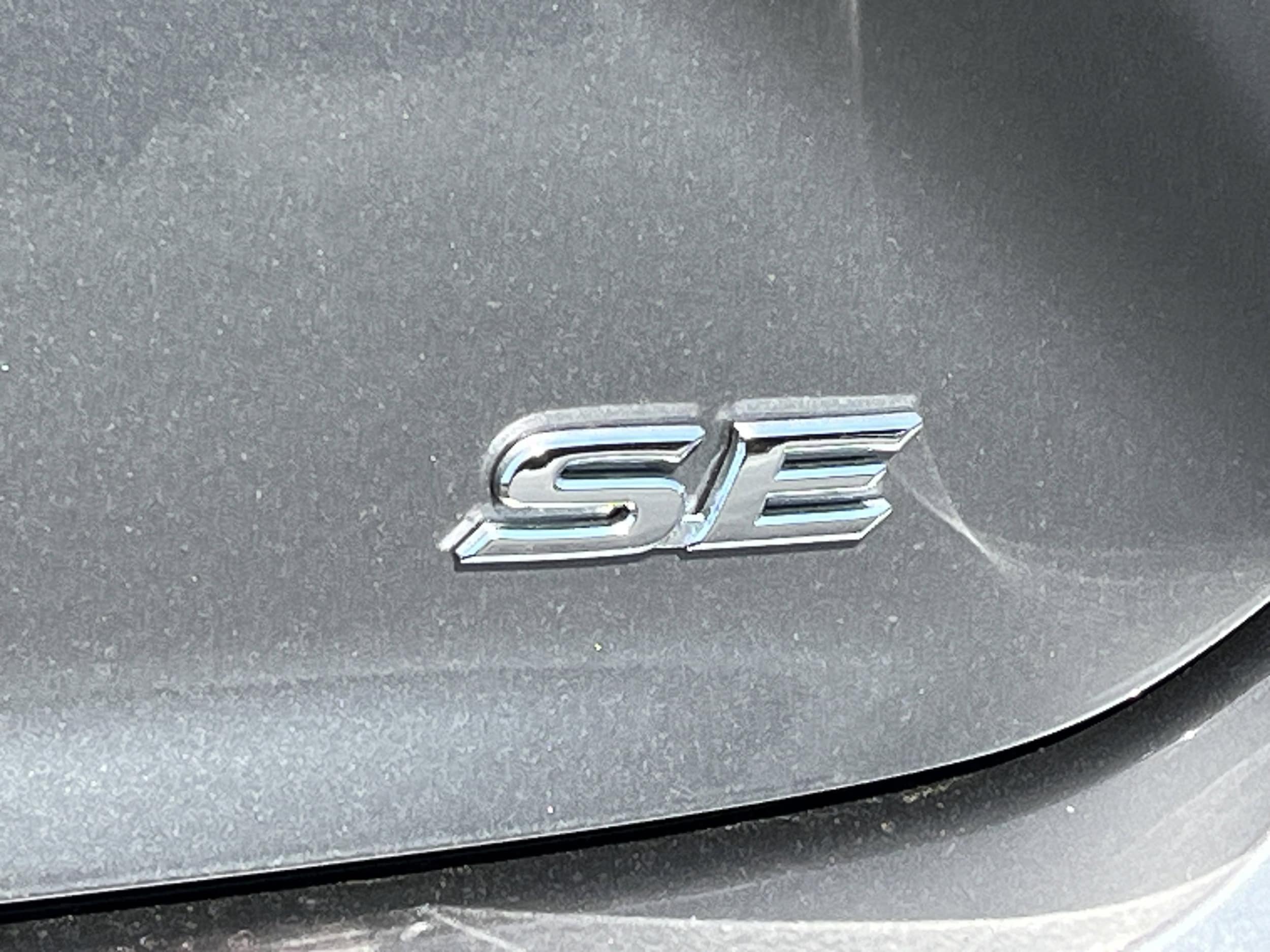 2025 Toyota Camry SE - Photo 26