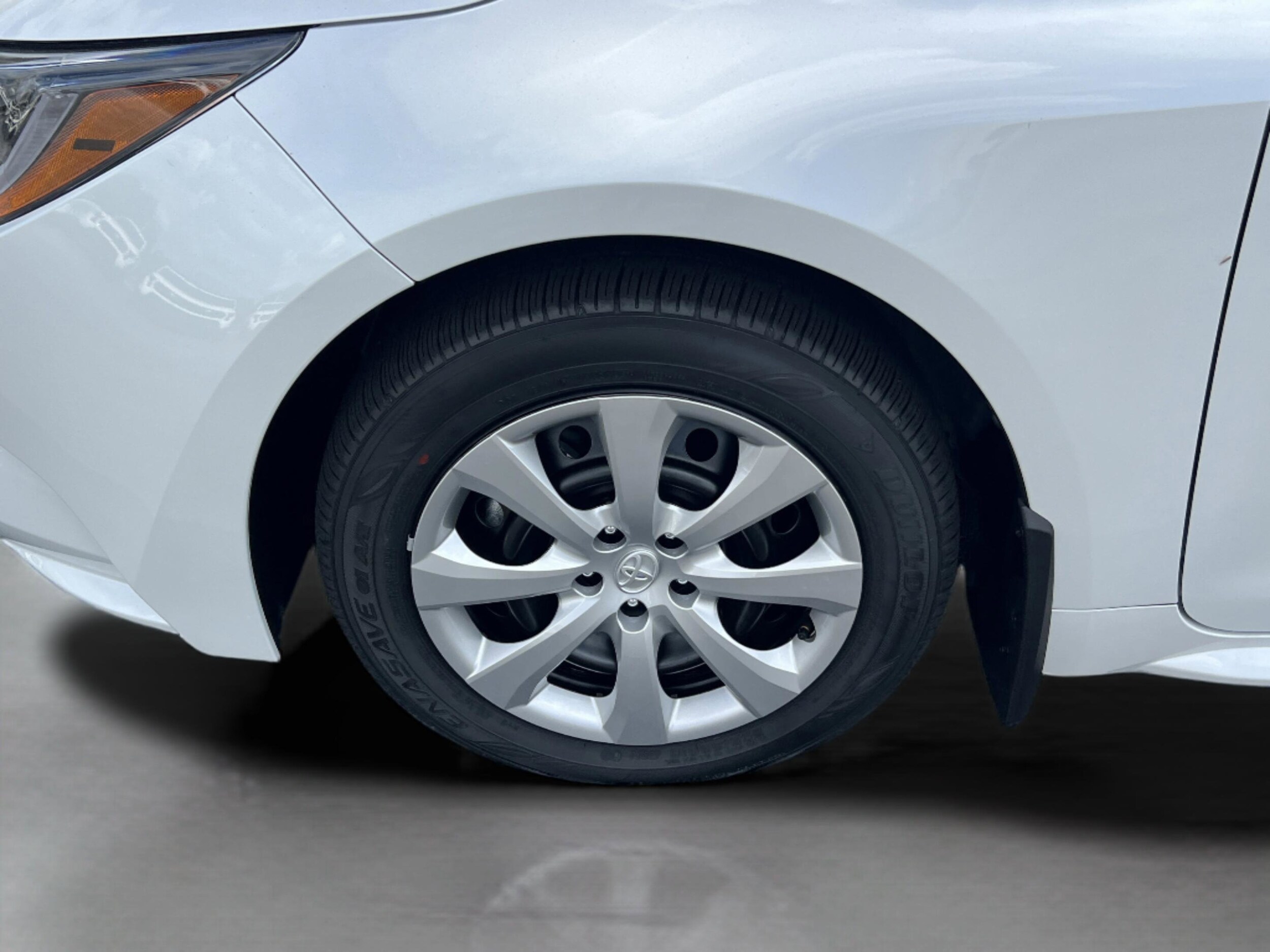 2026 Toyota Corolla LE - Photo 31
