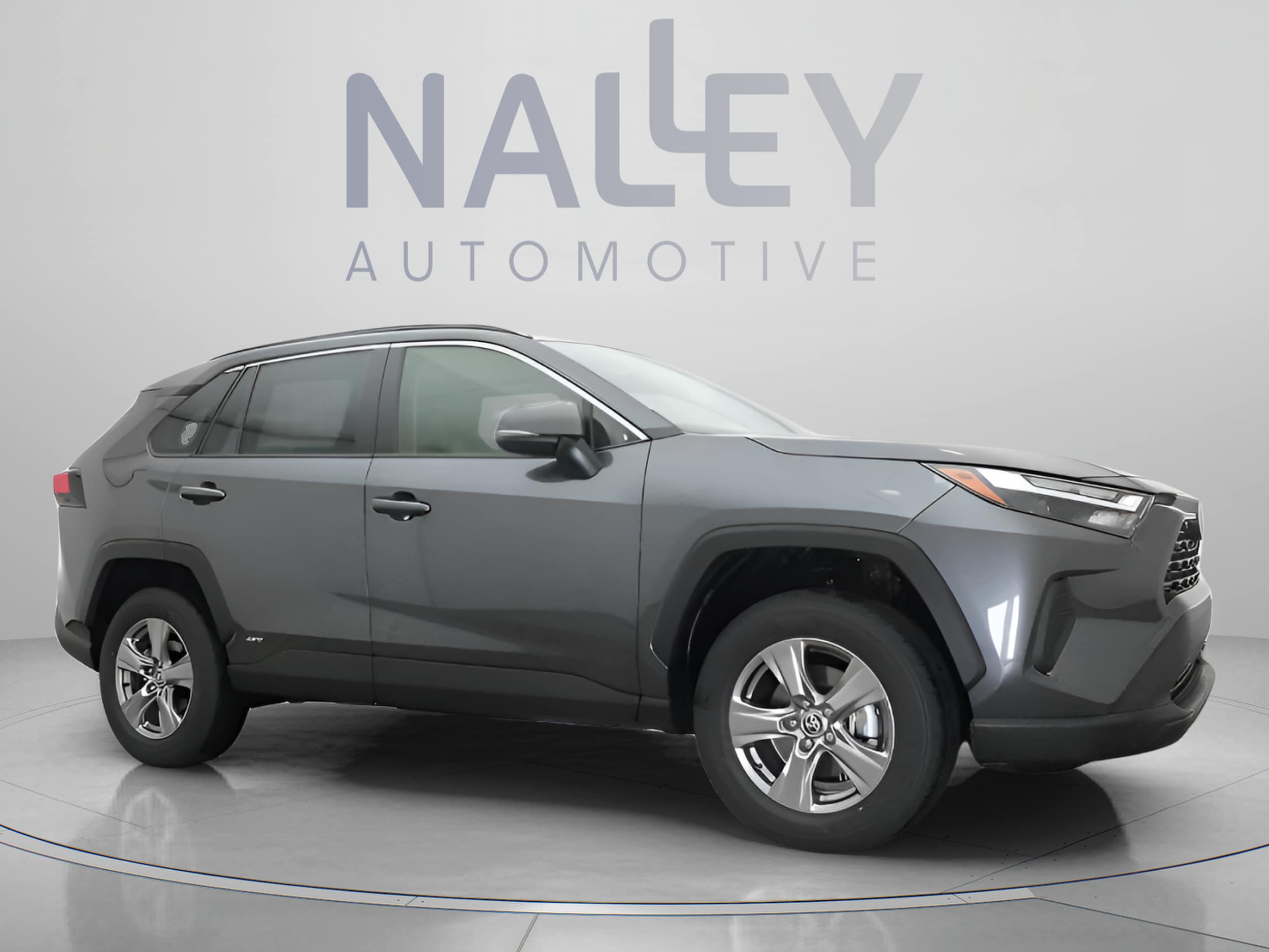 2025 Toyota RAV4 XLE - Photo 26