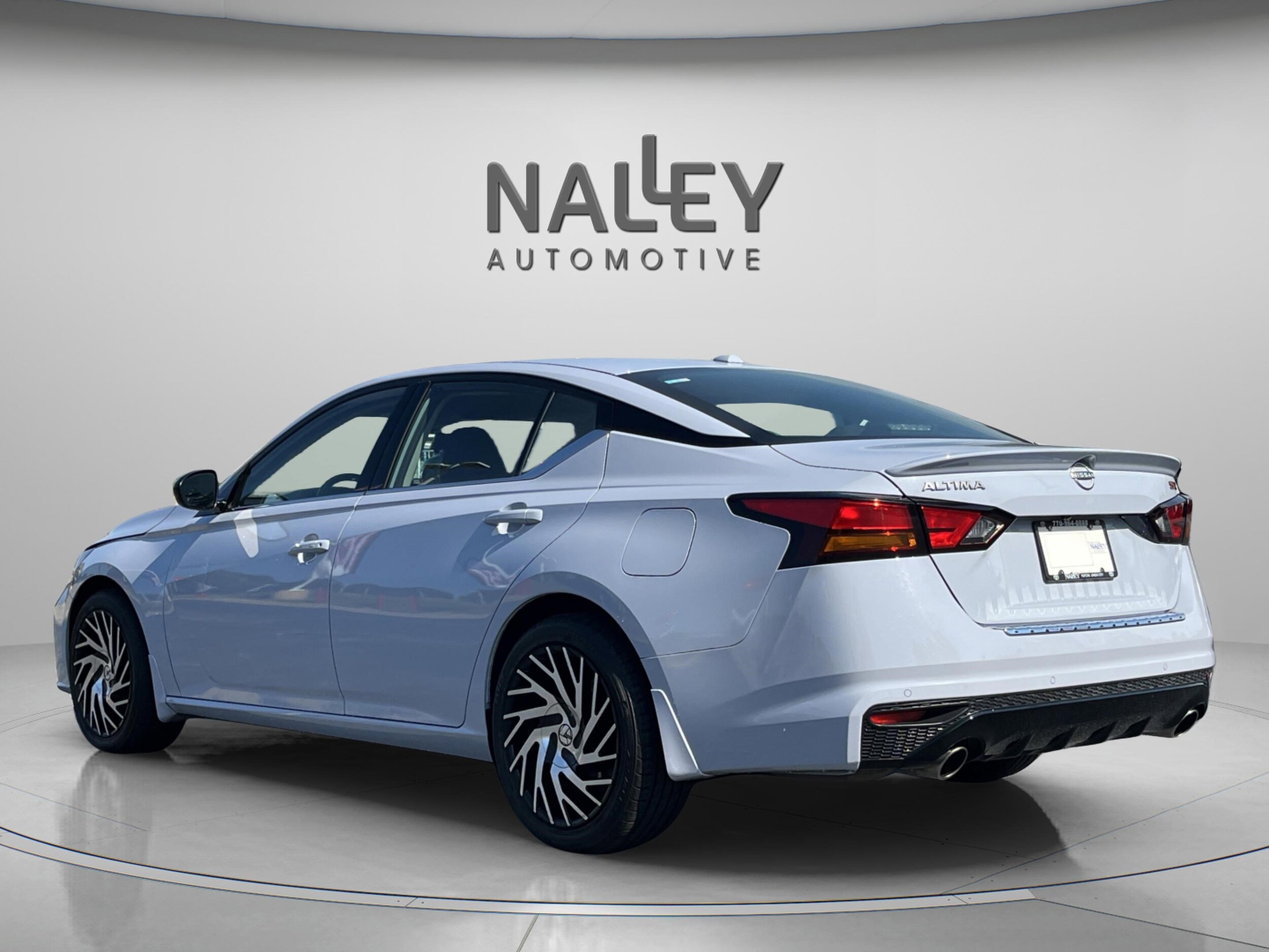 2023 Nissan Altima 2.5 SR photo 3