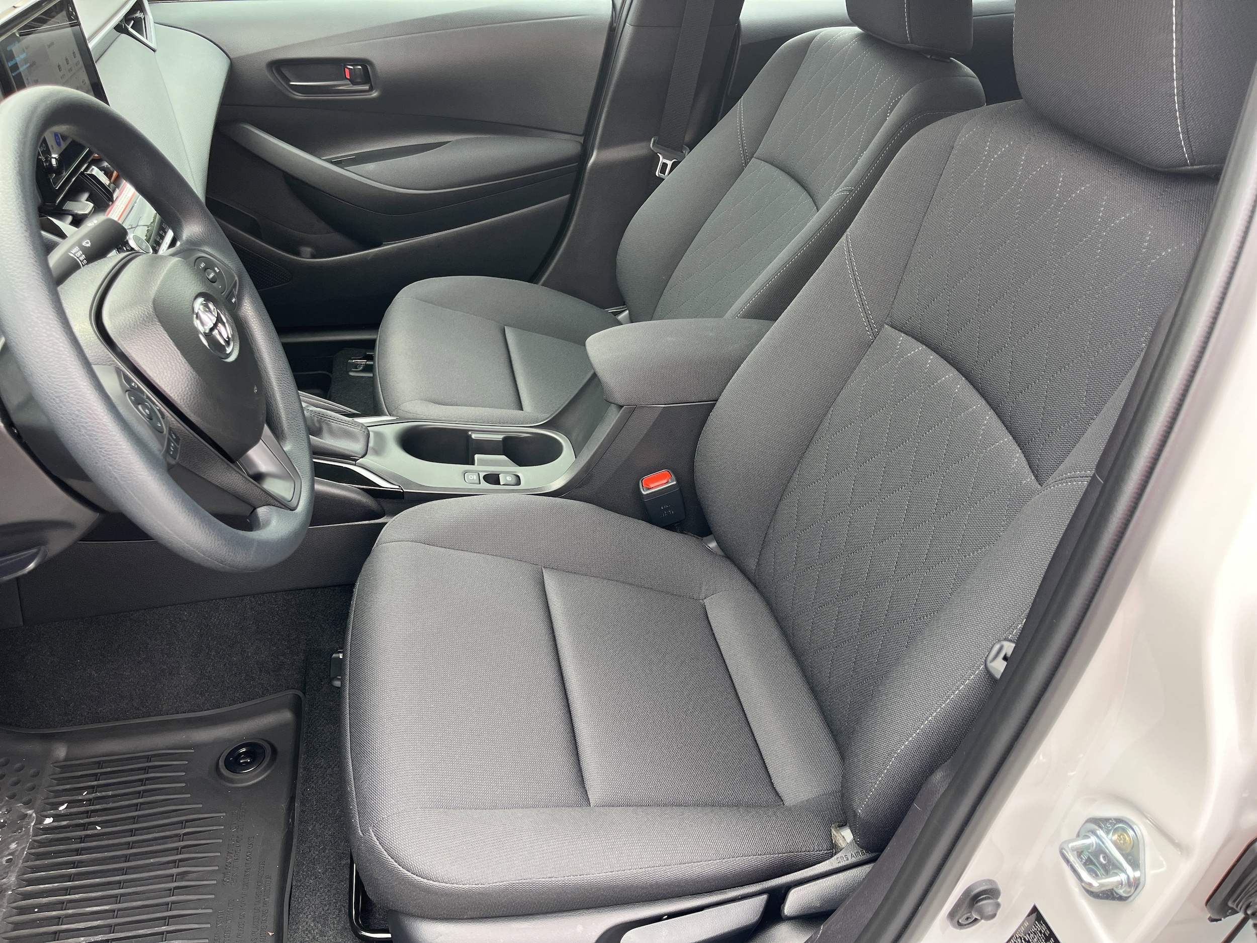 2026 Toyota Corolla LE - Photo 16